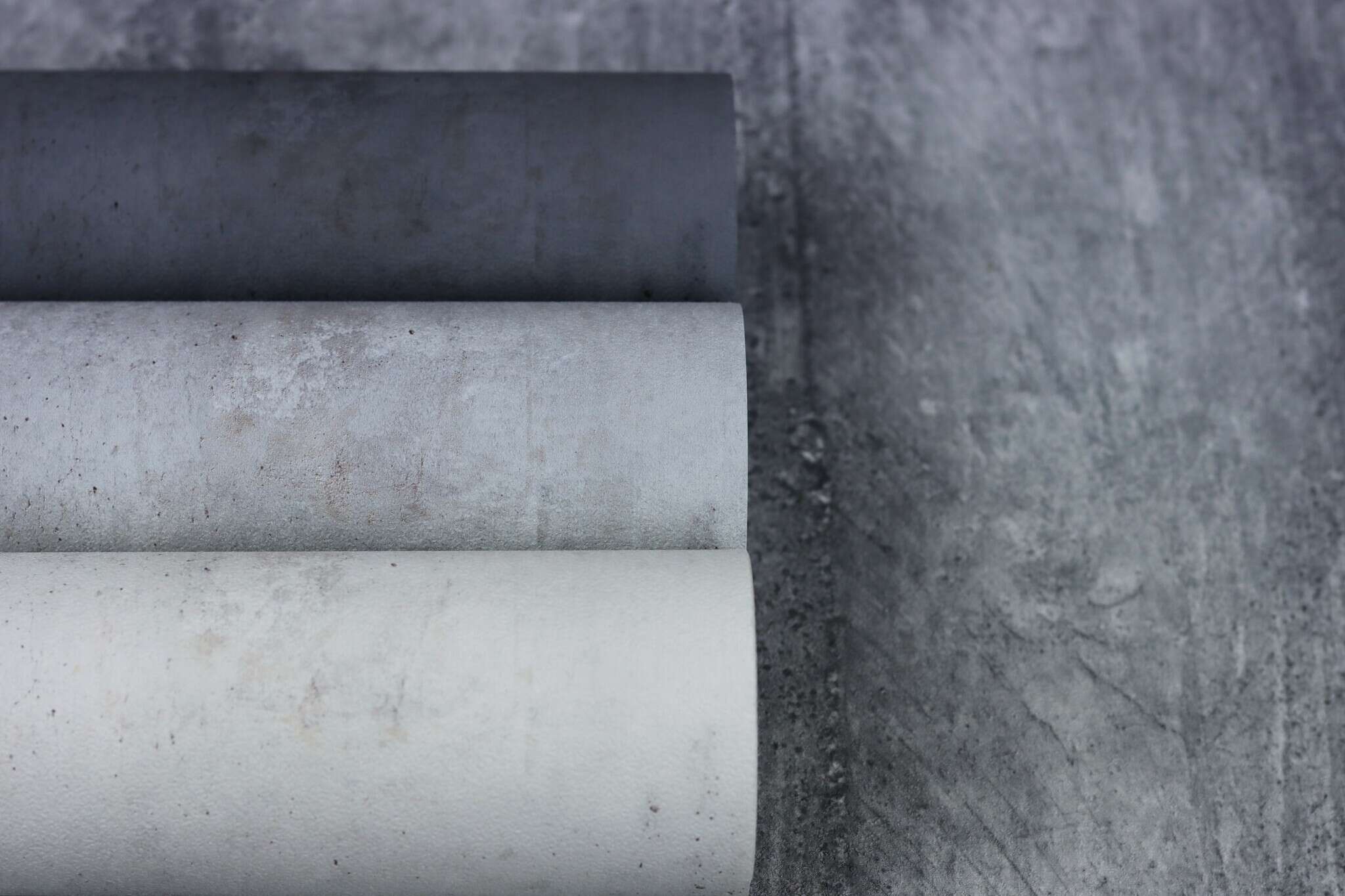 10-939545 Detailaufnahmen 2 Detailed image of Wallpaper with rustic concrete look
