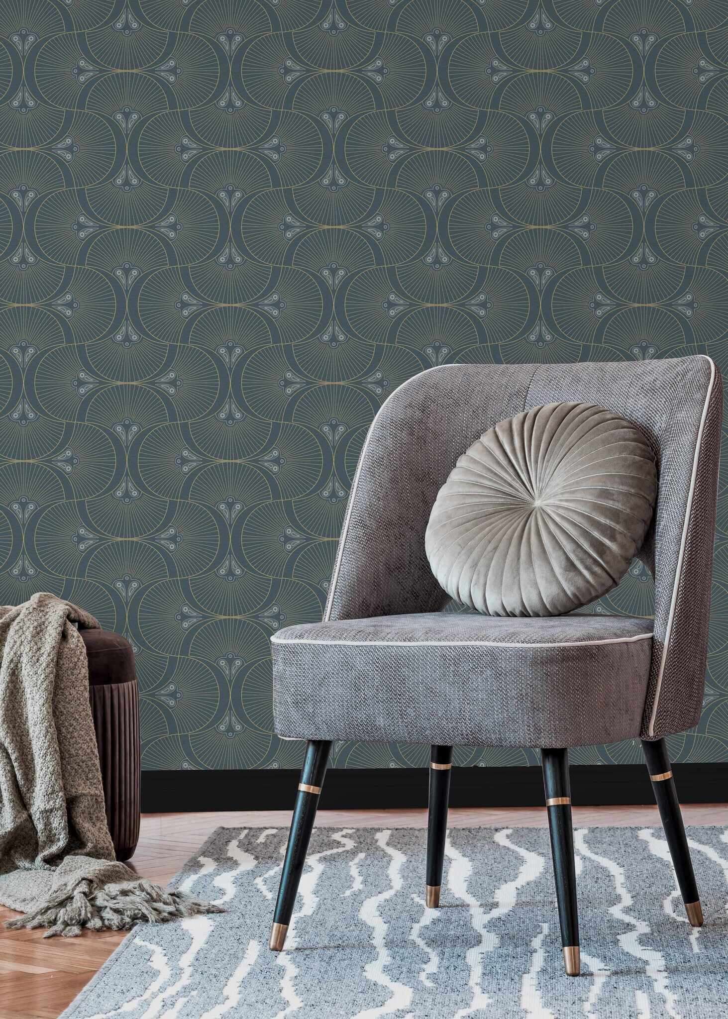 10-792317 Raumbilder 1 Room with Art Deco-style wallpaper with stylised peacock fan
