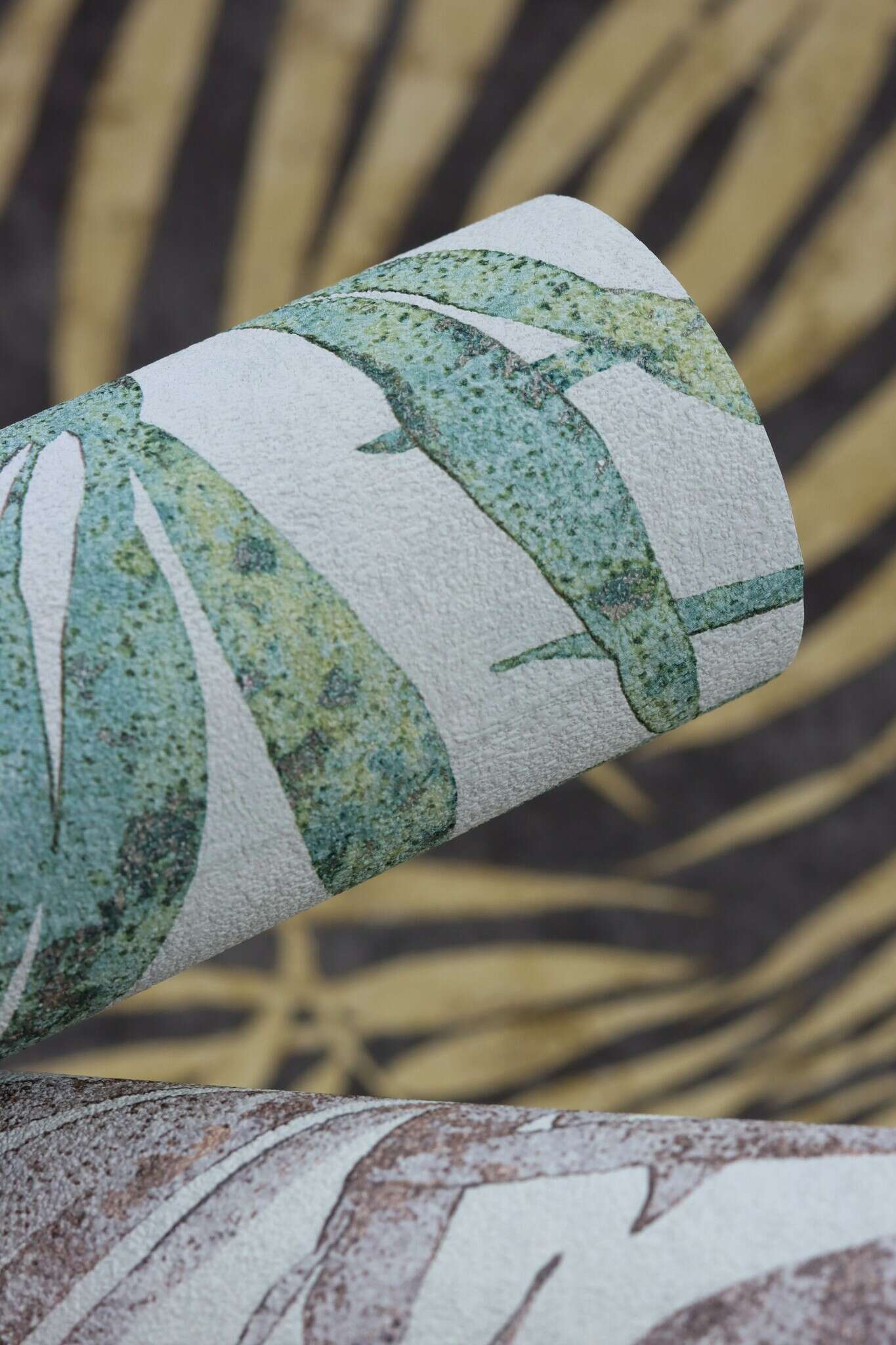 10-617450 Detailaufnahmen 11 Palm leaves non-woven wallpaper in black slate Selection 617450