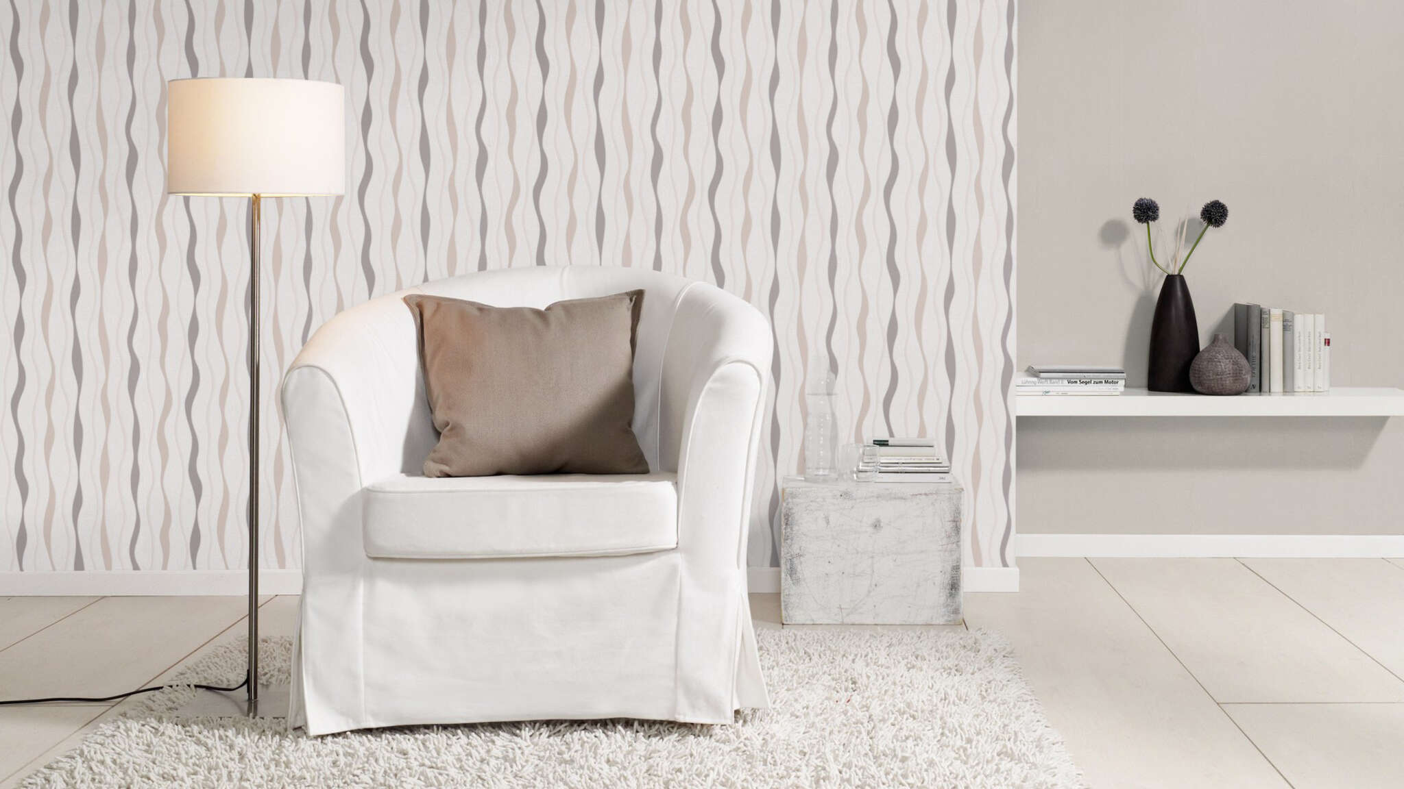 10-415360 Raumsituationen 5 Room with Plain non-woven wallpaper in delicate rose with a matt, smooth surface.