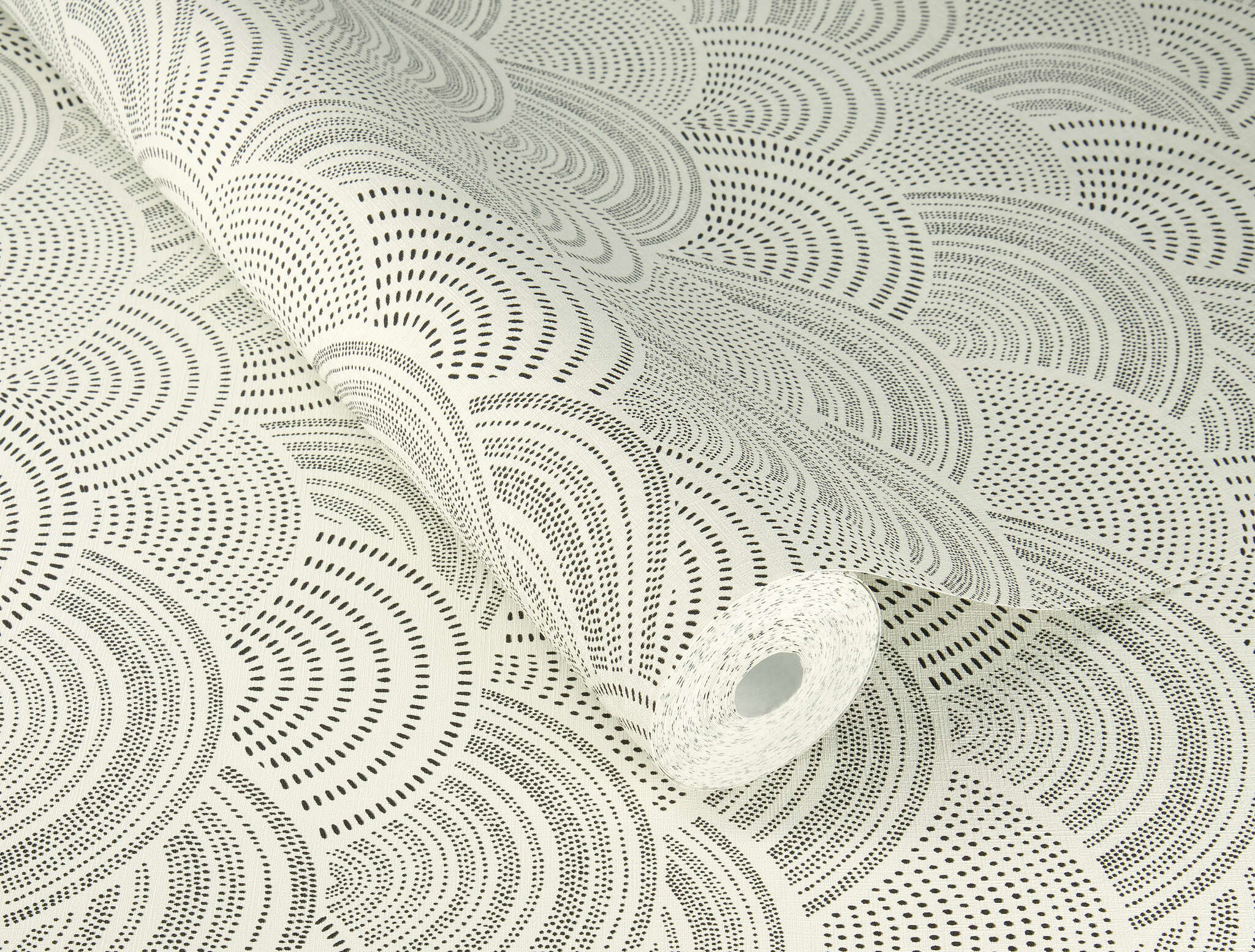 10-581416 Detailaufnahmen 1 Detailbild von Grafische Tapete mit handgemalten Punkten und Strichen