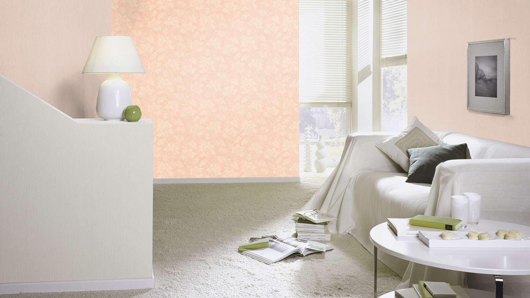 10-570021 Raumsituationen 4 Room with Single-colour wallpaper with shimmer effect