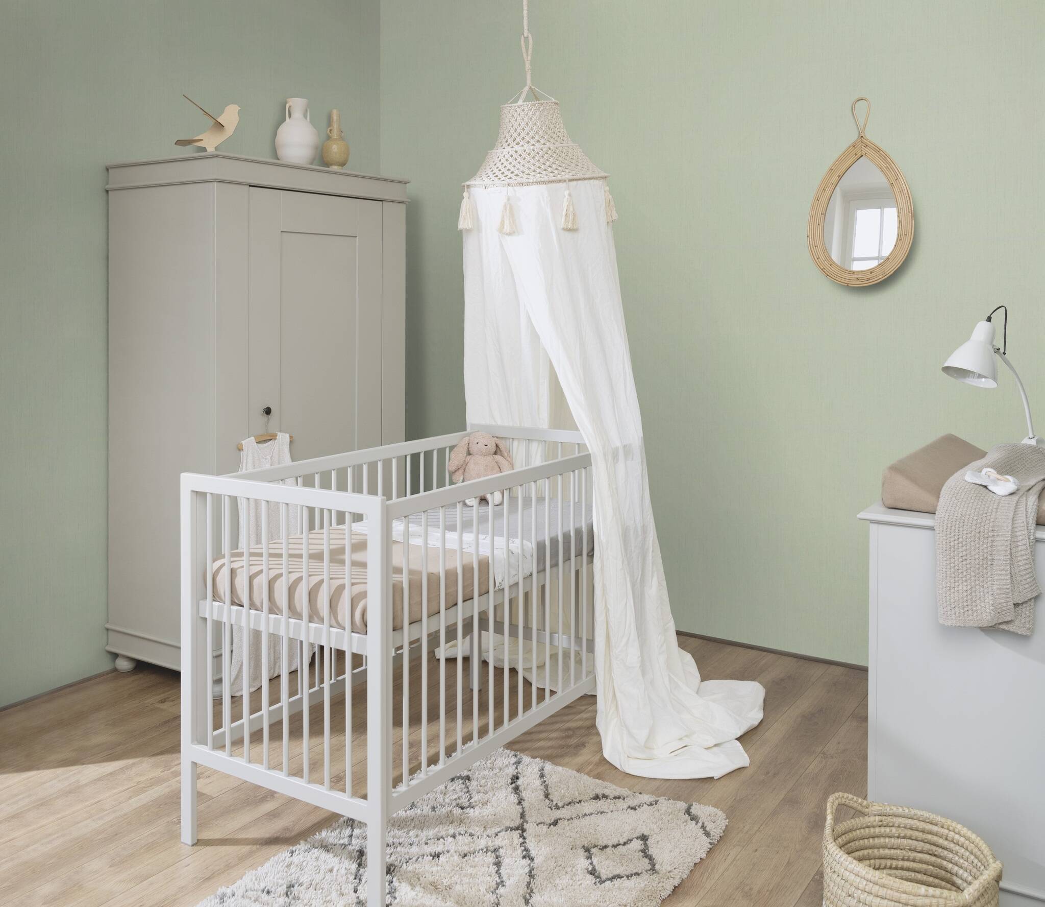 10-746136 Raumsituationen 4 Room with Single-colour wallpaper with a textile texture