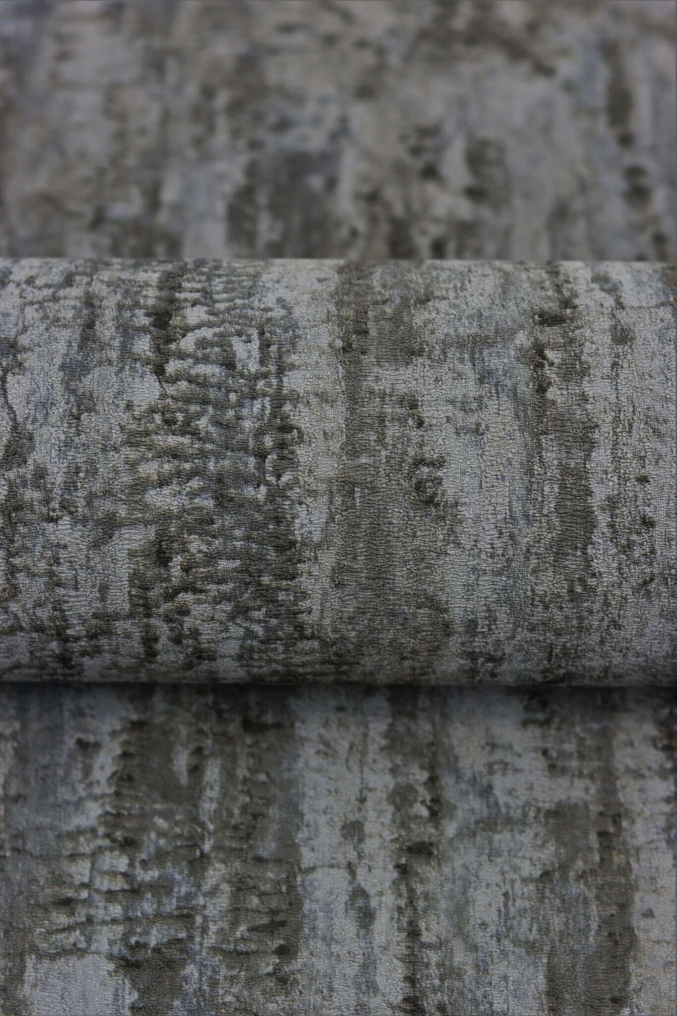 10-554076 Detailaufnahmen 7 Detailed image of Wallpaper with a grain that looks like tree bark