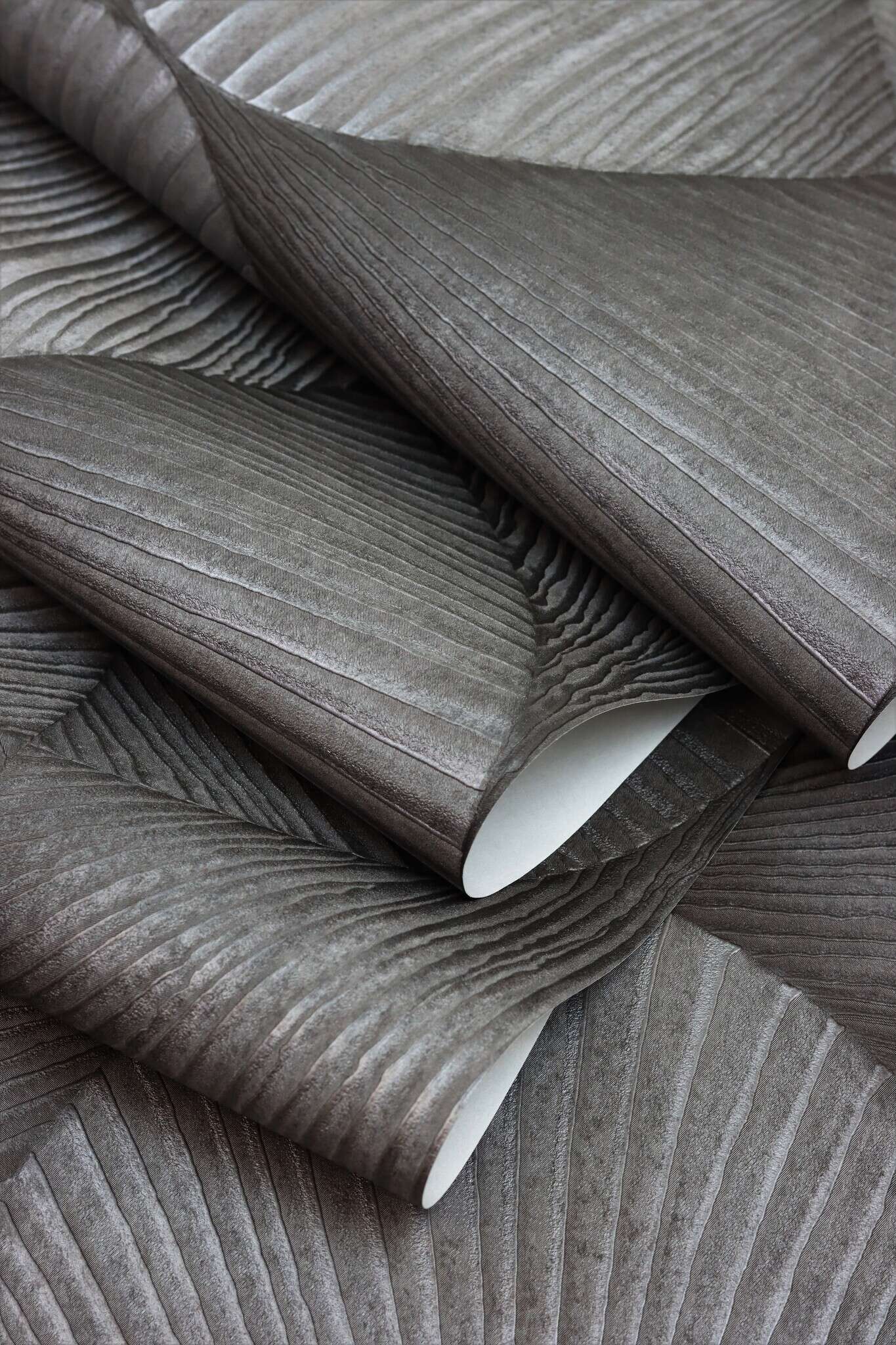 10-608250 Detailaufnahmen 10 Detailed image of Graphic wallpaper with shells and grooved texture