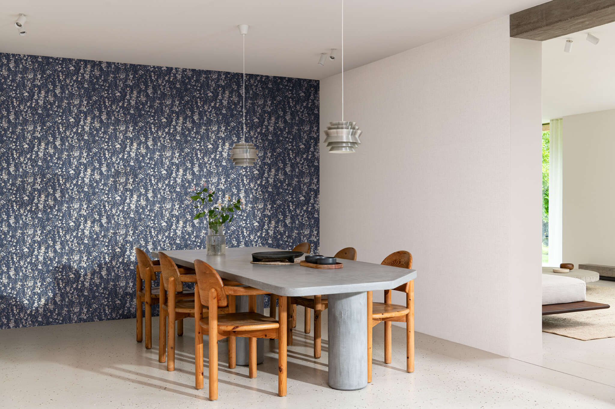 10-435238 Raumbilder 1 Cherry blossom wallpaper in blue - Noble Zen Sakura 435238