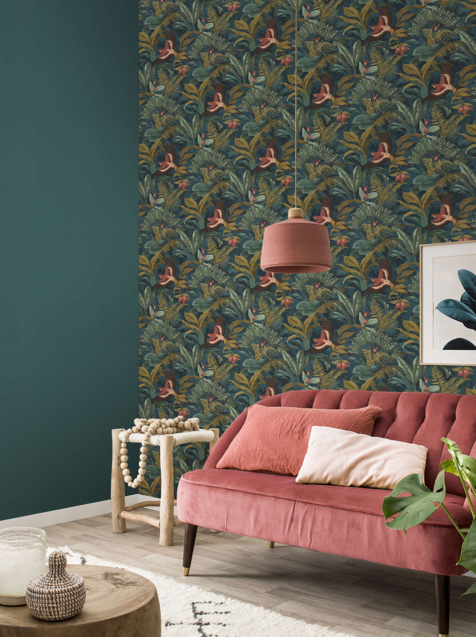 10-639216 Raumsituationen 4 Room with Exotic wallpaper with tropical plants and parrots