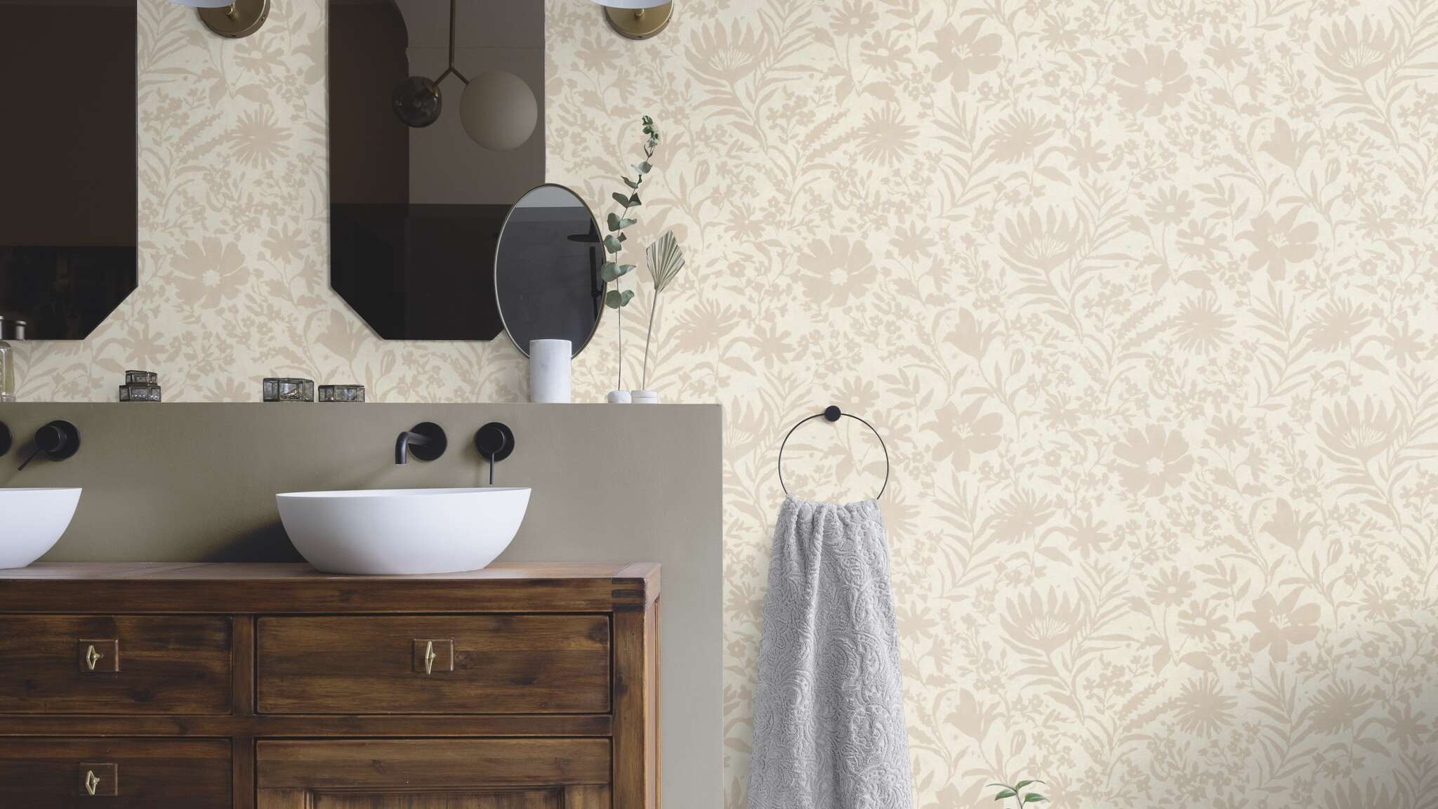 10-330403 Raumsituationen 2 Room with Romantic floral motif in taupe on a light background – delicate, playful and nostalgic.