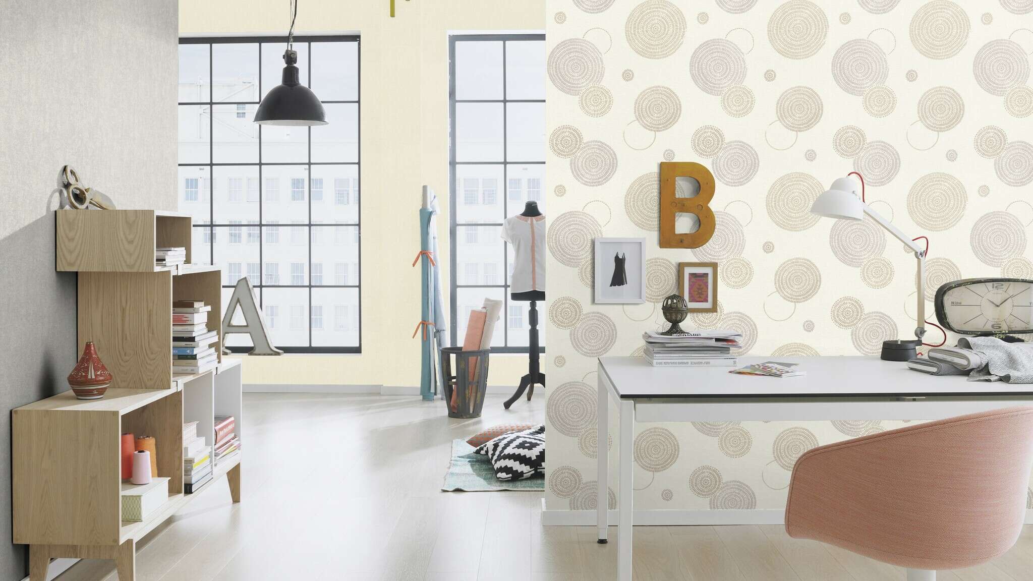 10-402322 Raumsituationen 1 Room with Light cream white non-woven wallpaper with a subtle surface texture for a friendly wall design.