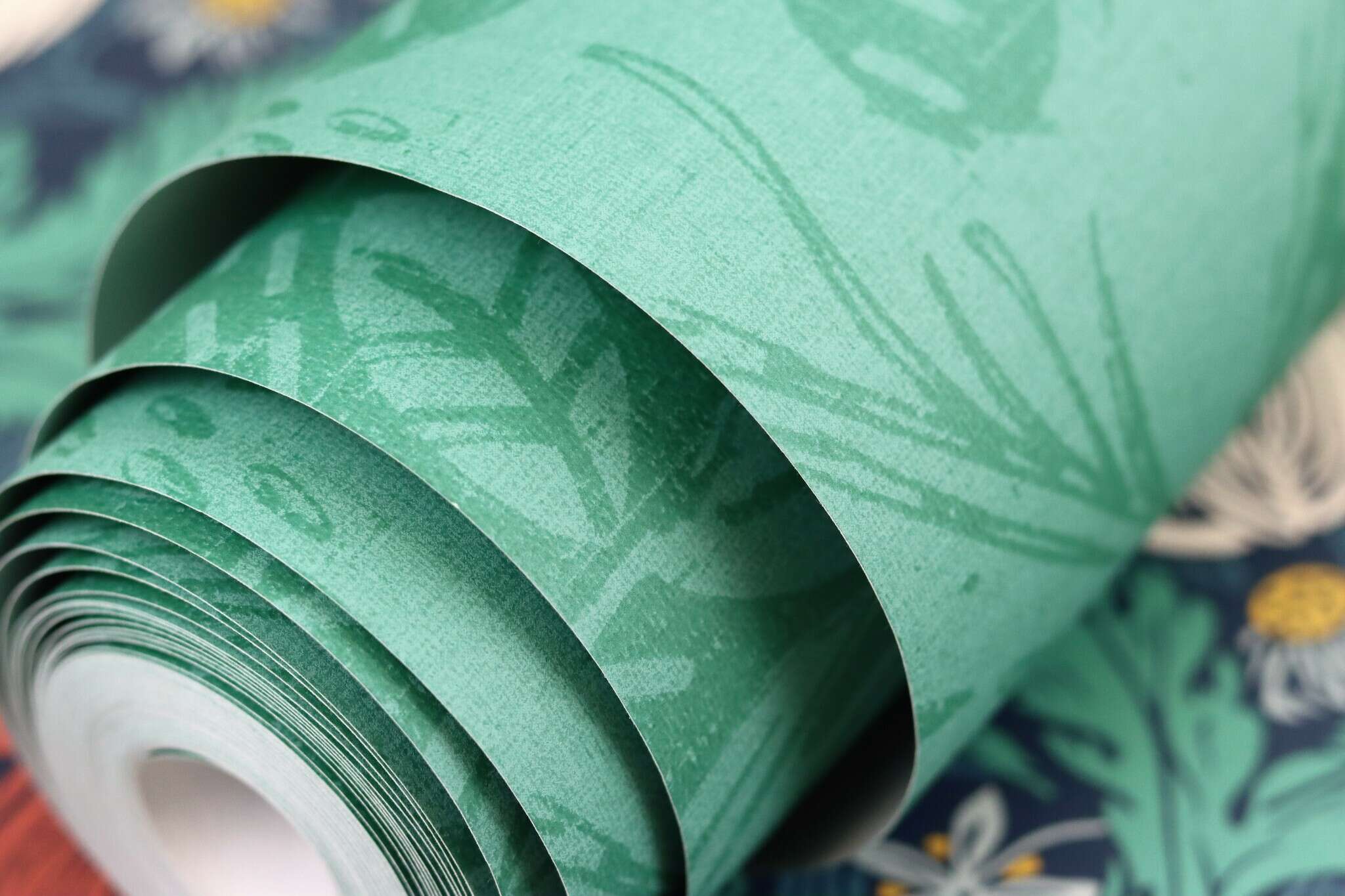 10-553062 Detailaufnahmen 1 Leaves non-woven wallpaper in green 553062