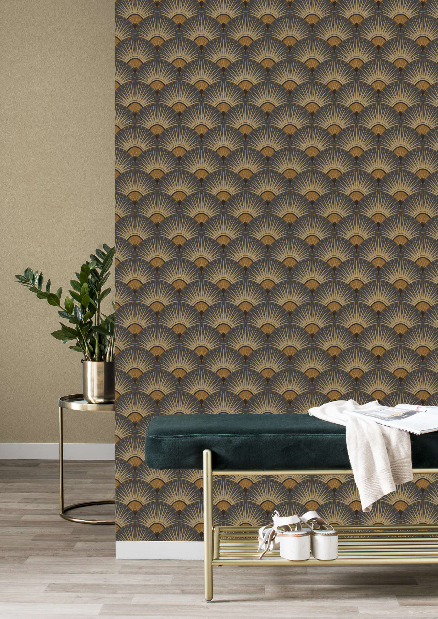 10-637625 Raumsituationen 1 Room with Wallpaper with stylised peacock fan in Art Deco style