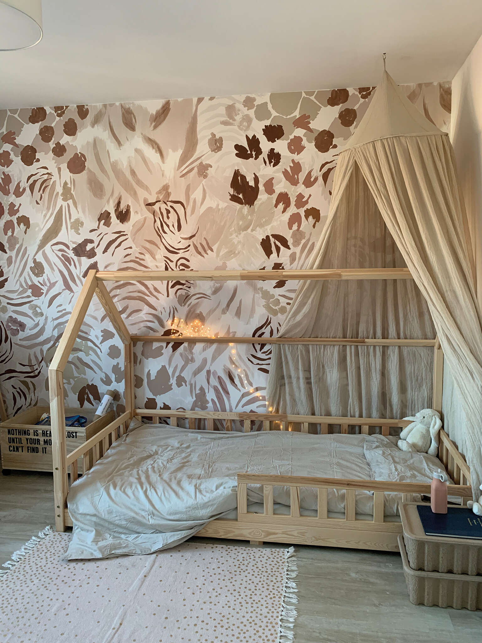 10-300189 Raumsituationen 1 Wall mural Animals in Brown | Roomblush - RB337