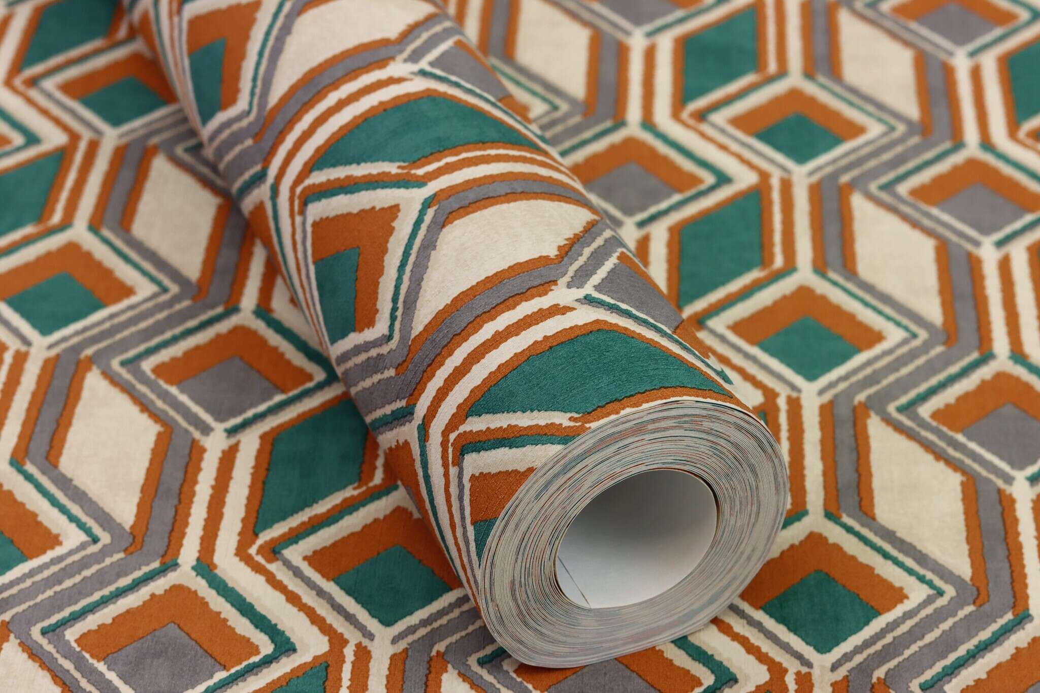 10-746525 Detailaufnahmen 2 Detailed image of Graphic wallpaper with squares, diamonds and lines in an ethnic design