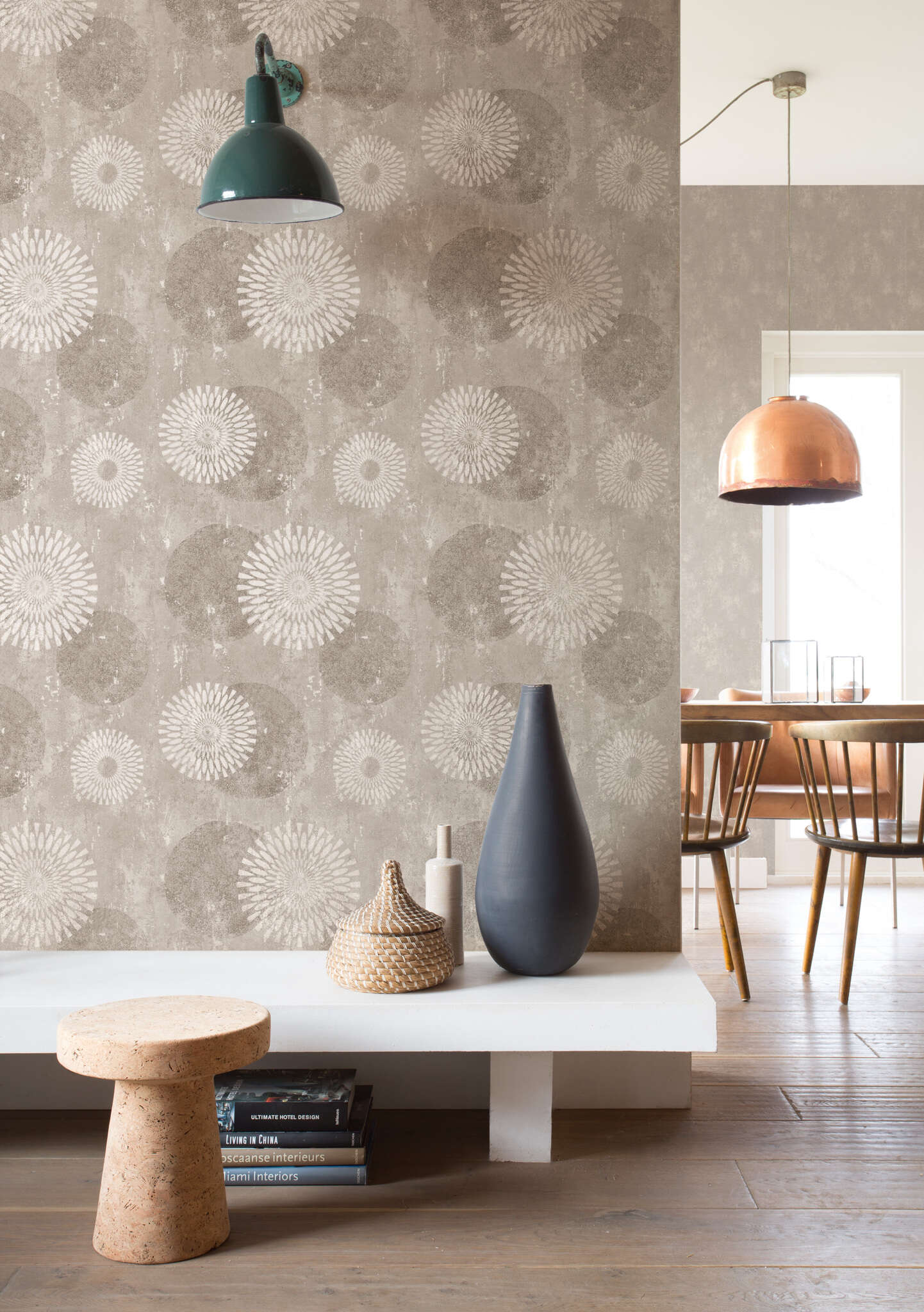 10-651713 Raumbilder 1 Room with Wallpaper with mandalas and floral elements