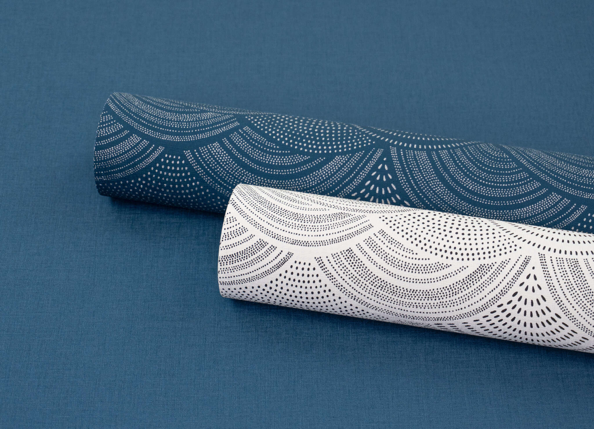 10-688016 Detailaufnahmen 1 Detailed image of Single-colour wallpaper with a textile texture