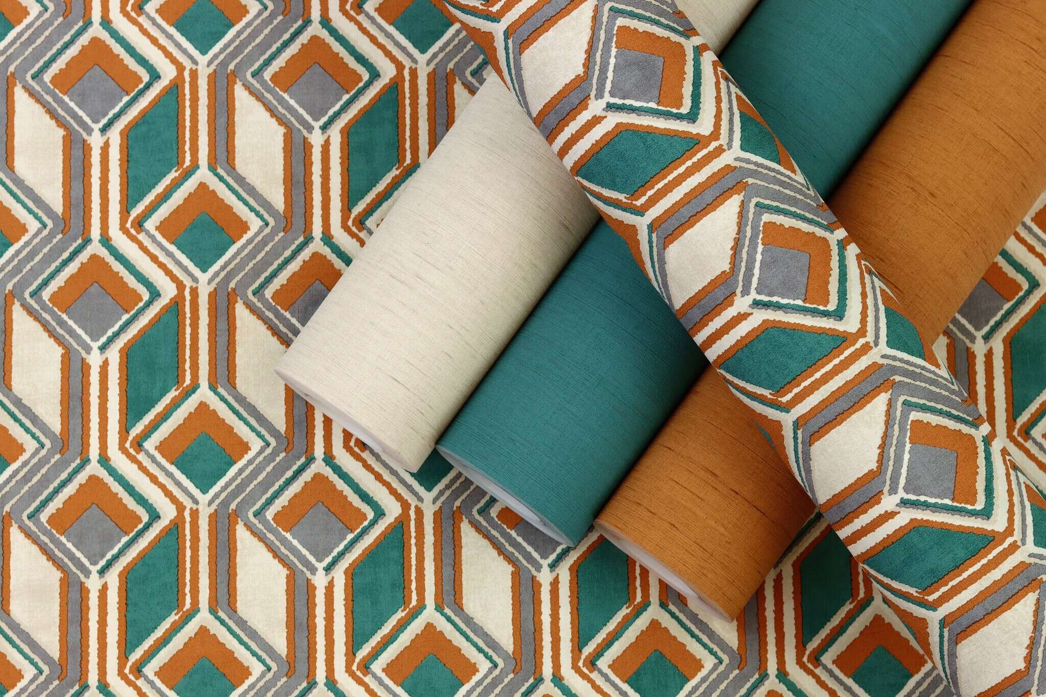 10-746525 Detailaufnahmen 15 Detailed image of Graphic wallpaper with squares, diamonds and lines in an ethnic design