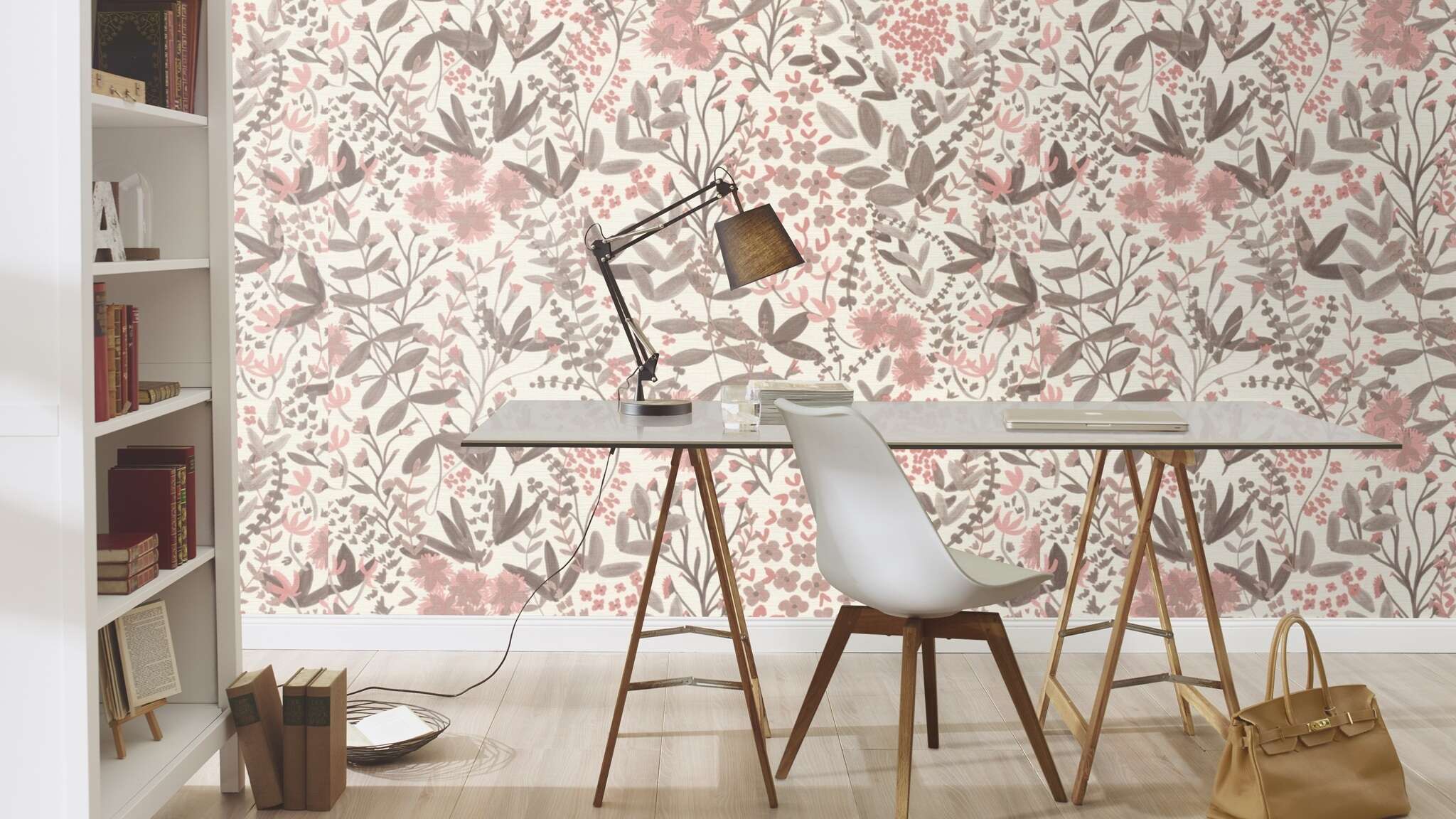 10-580761 Raumsituationen 4 Room with Wallpaper with hand-painted flowers and leaves in a watercolour look