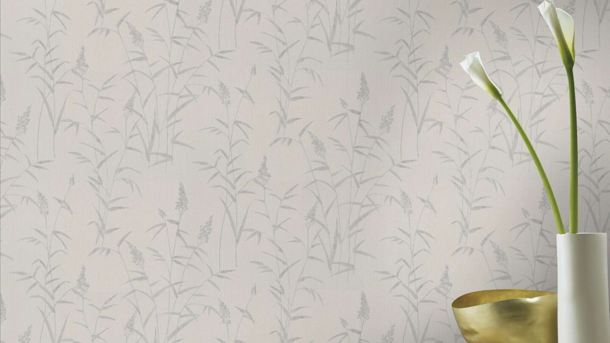 10-312911 Raumsituationen 3 Room with Light grey non-woven wallpaper with a delicate, tone-on-tone grass motif.