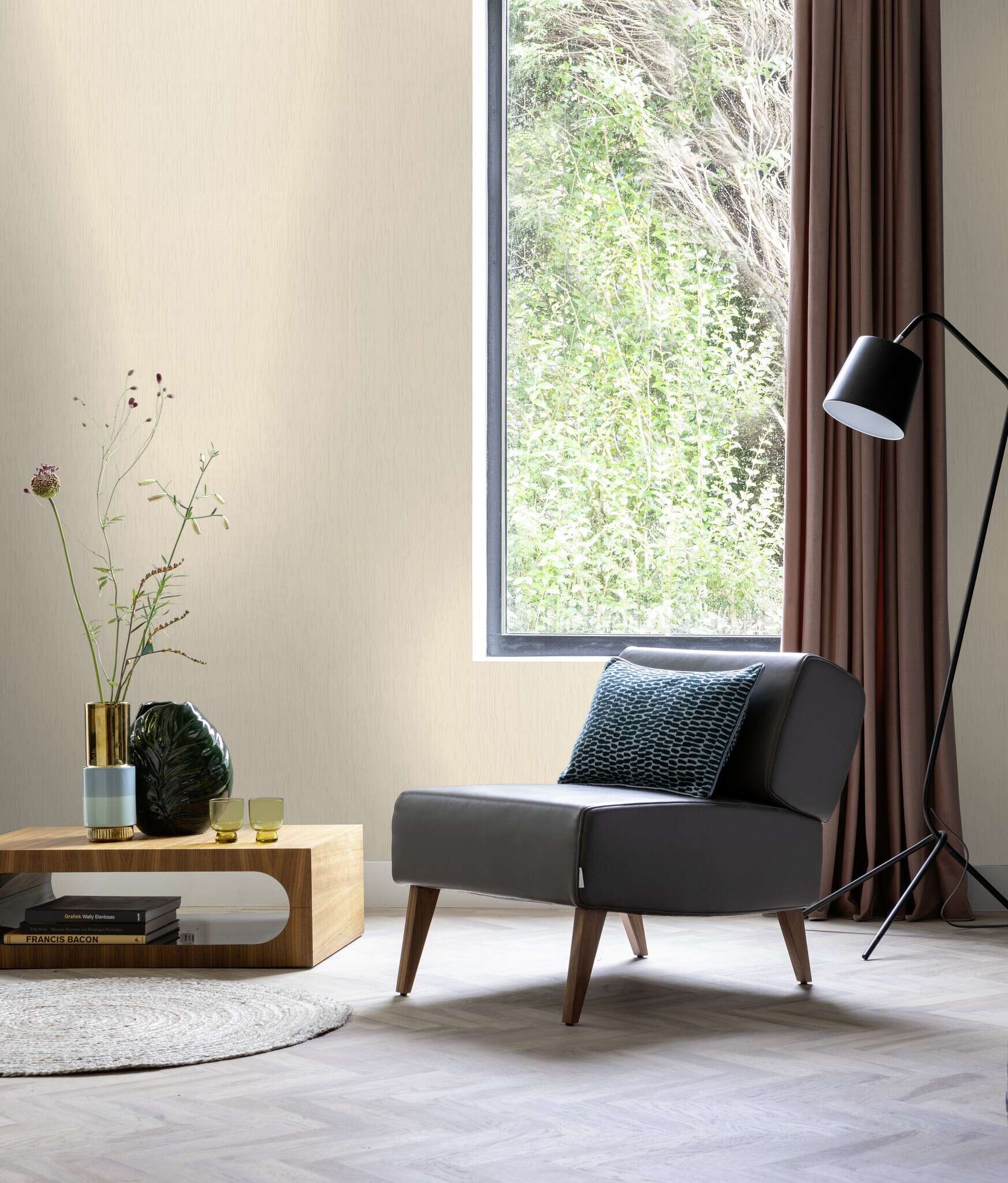 10-539257 Raumsituationen 5 Room with Single-colour wallpaper with a vertical texture and a matt-gloss look