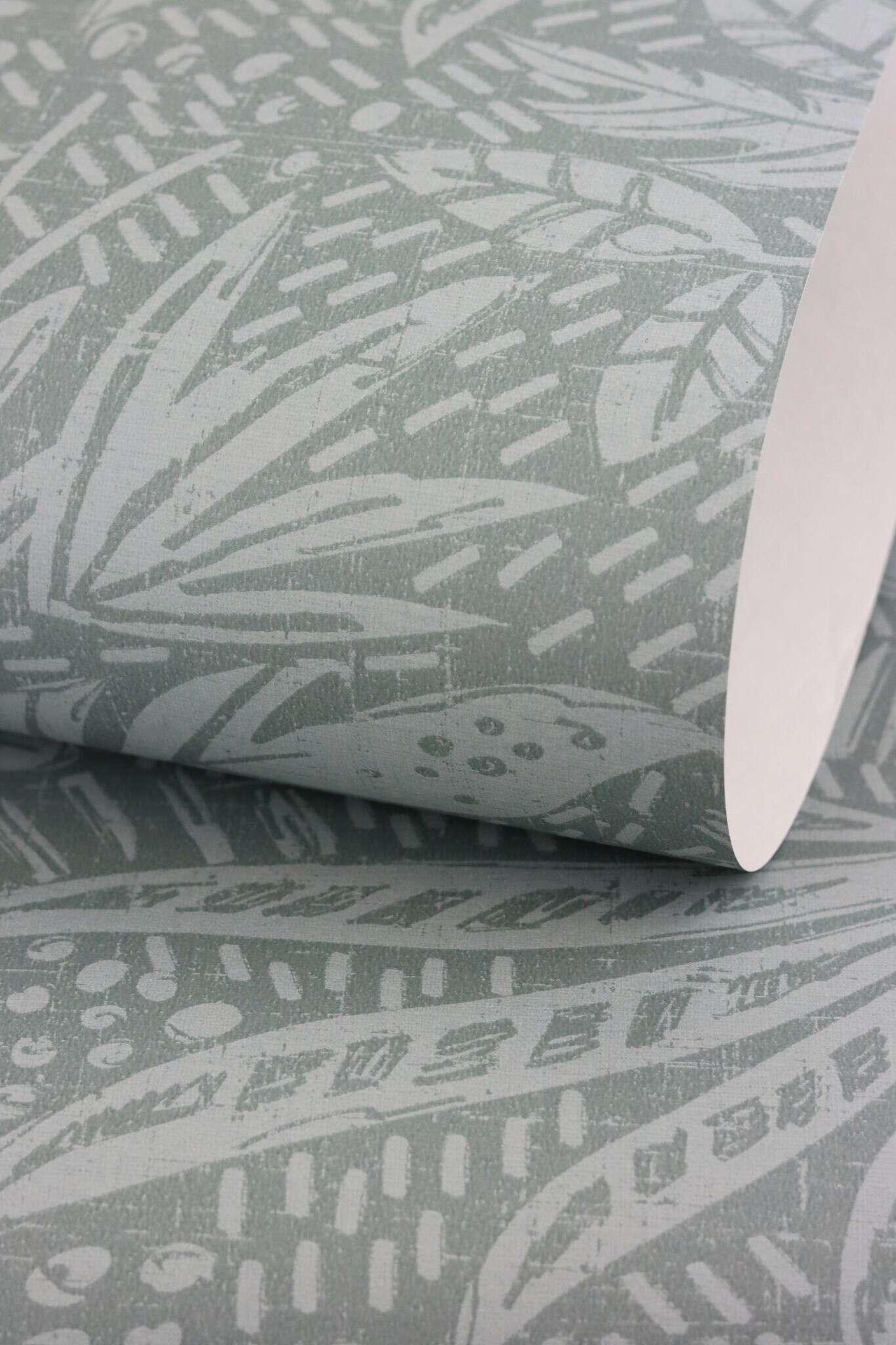 10-553024 Detailaufnahmen 8 Leaves non-woven wallpaper in green-grey 553024