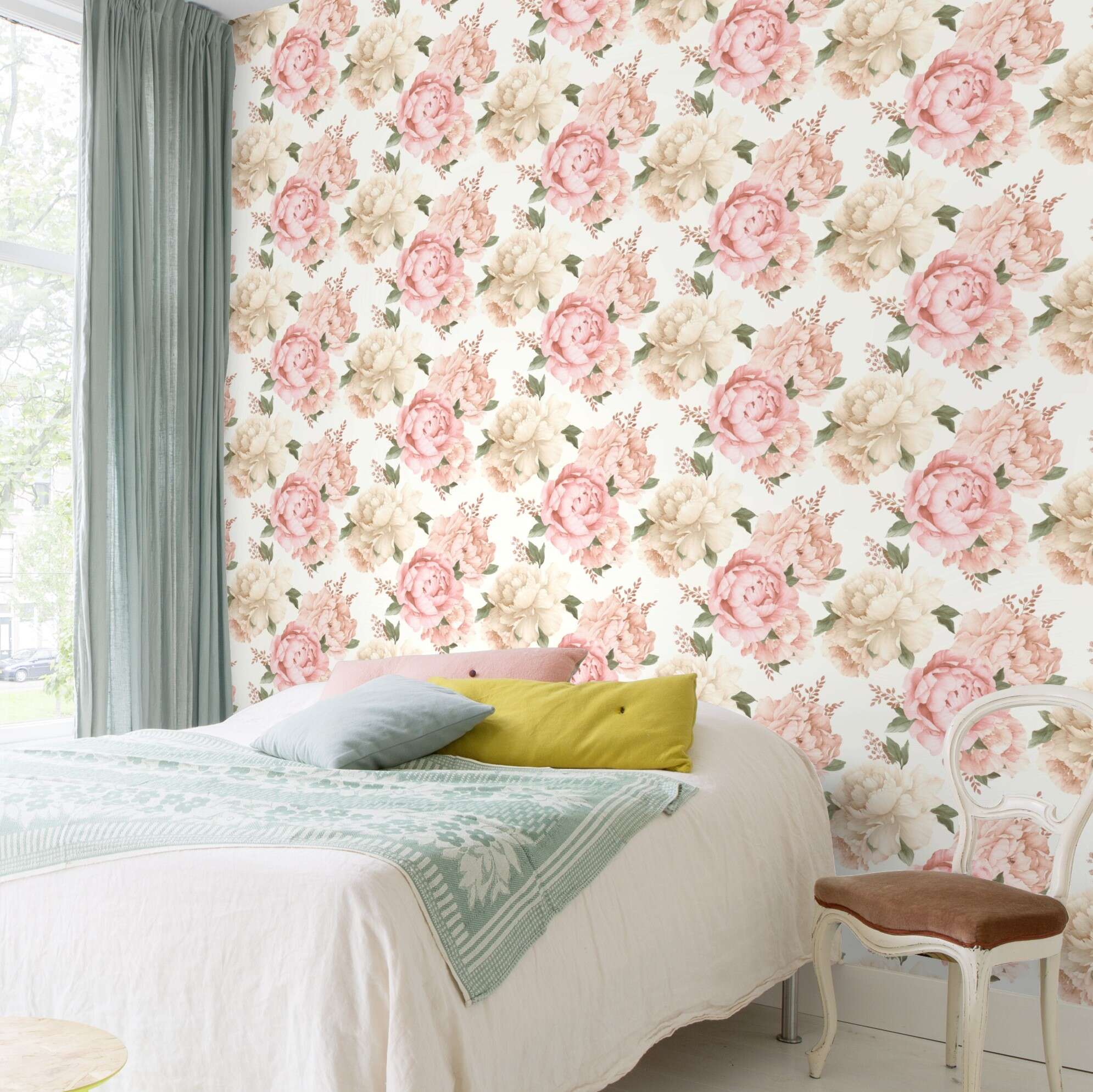10-278705 Raumsituationen 3 Room with Romantic floral wallpaper with detailed peonies in delicate pastel shades