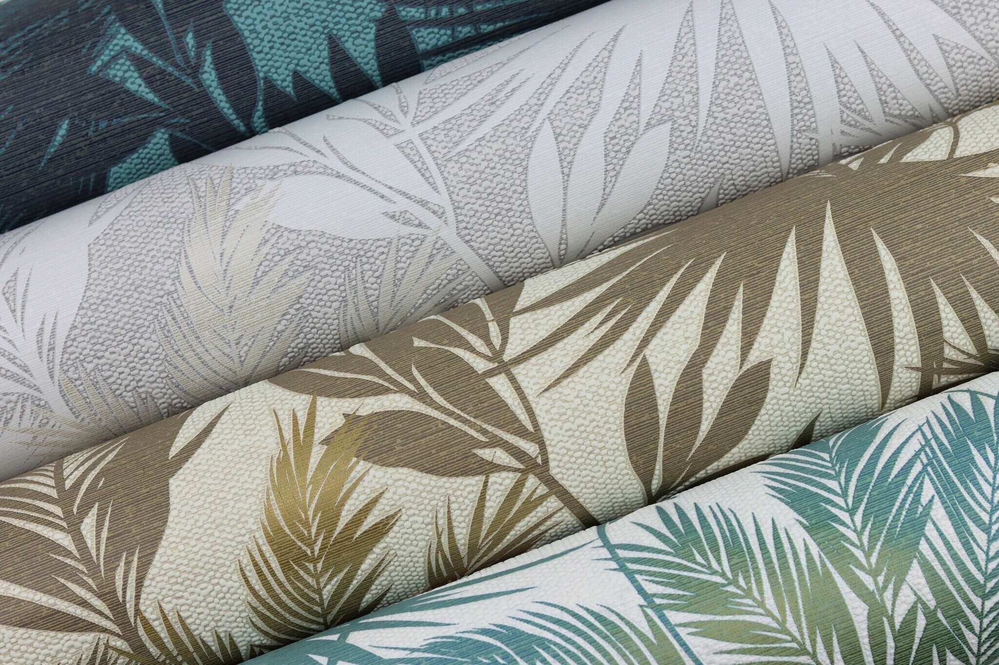 10-704143 Detailaufnahmen 6 Palm leaves non-woven wallpaper in turquoise 704143