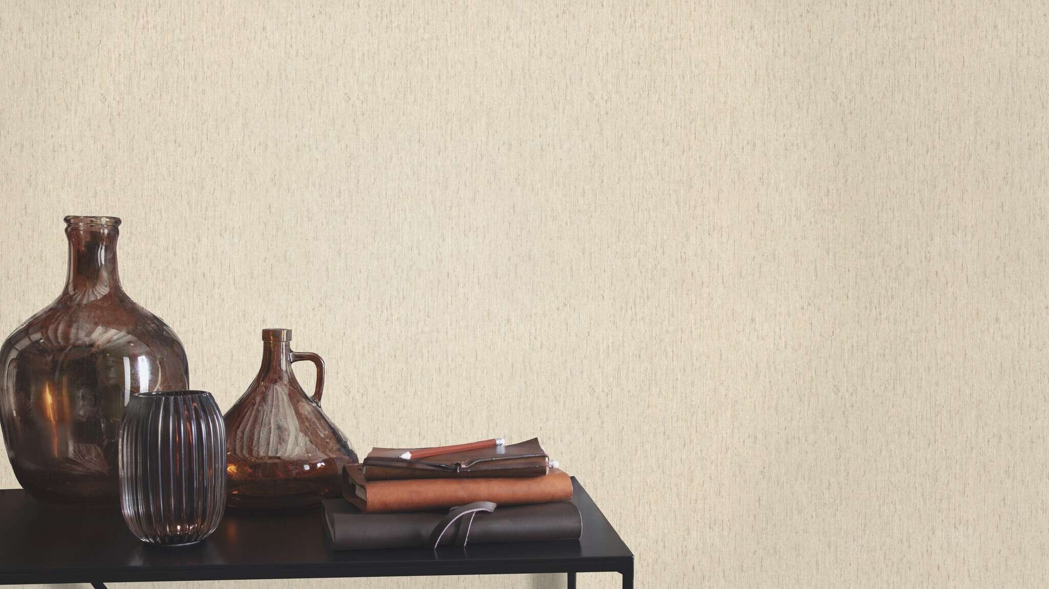 10-571073 Raumsituationen 2 Non-woven wallpaper in cream Back To Nature 571073