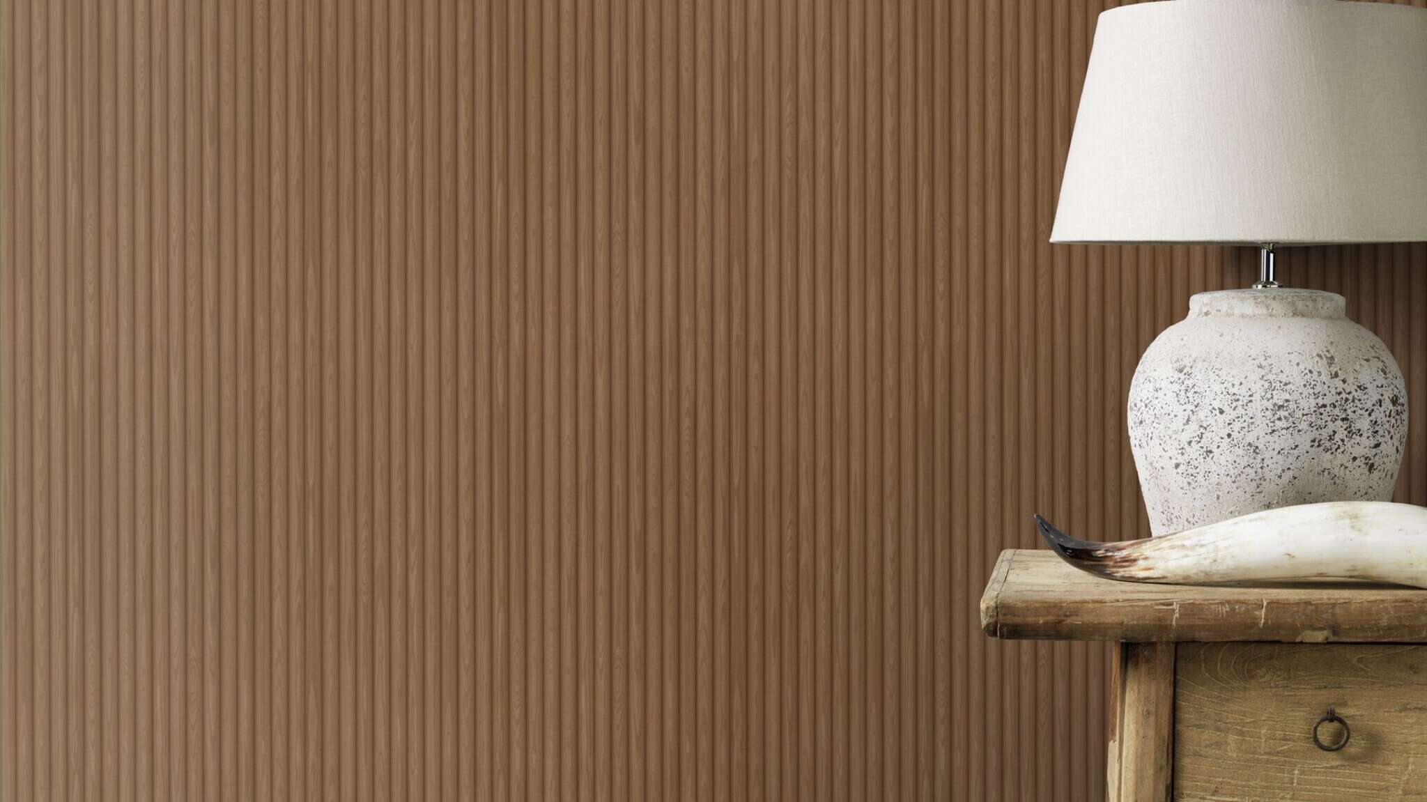 10-600827 Raumsituationen 2 Room with Wallpaper with wood panels and a fine vertical texture