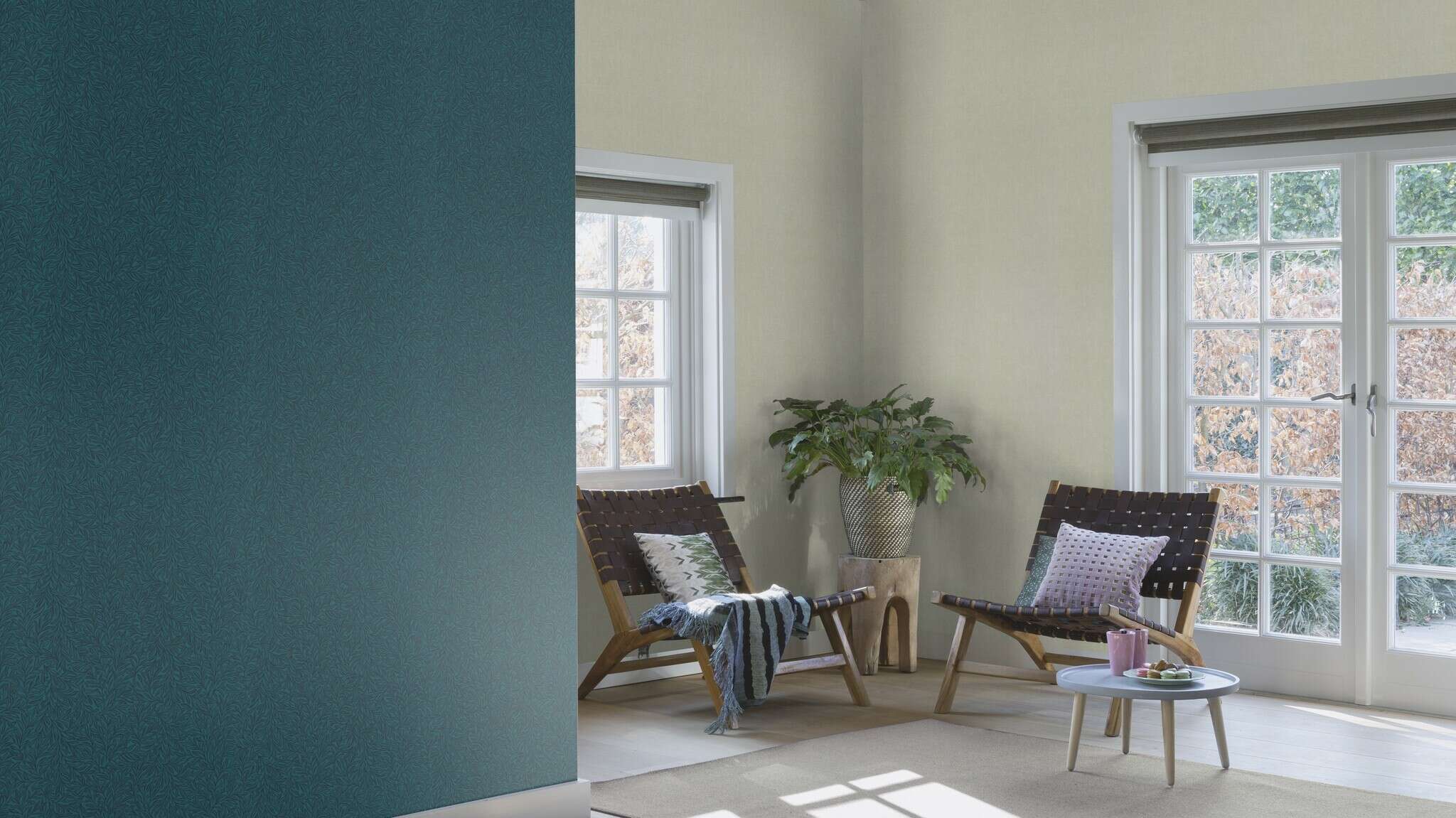 10-552300 Raumsituationen 1 Twigs non-woven wallpaper in blue-dark blue Selection 552300