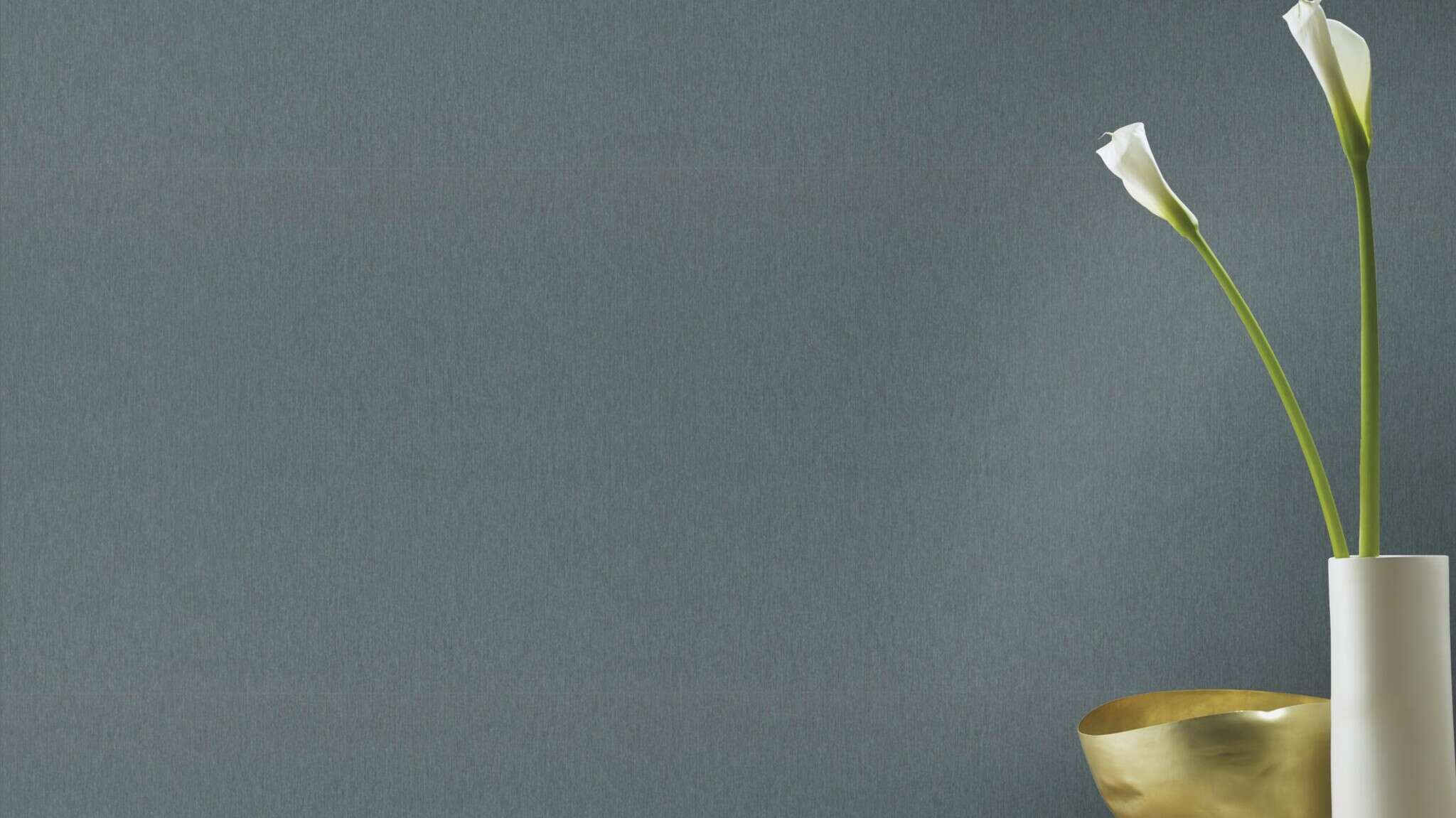 10-978452 Raumsituationen 1 Plain non-woven wallpaper in green-petrol dark Incanto 978452