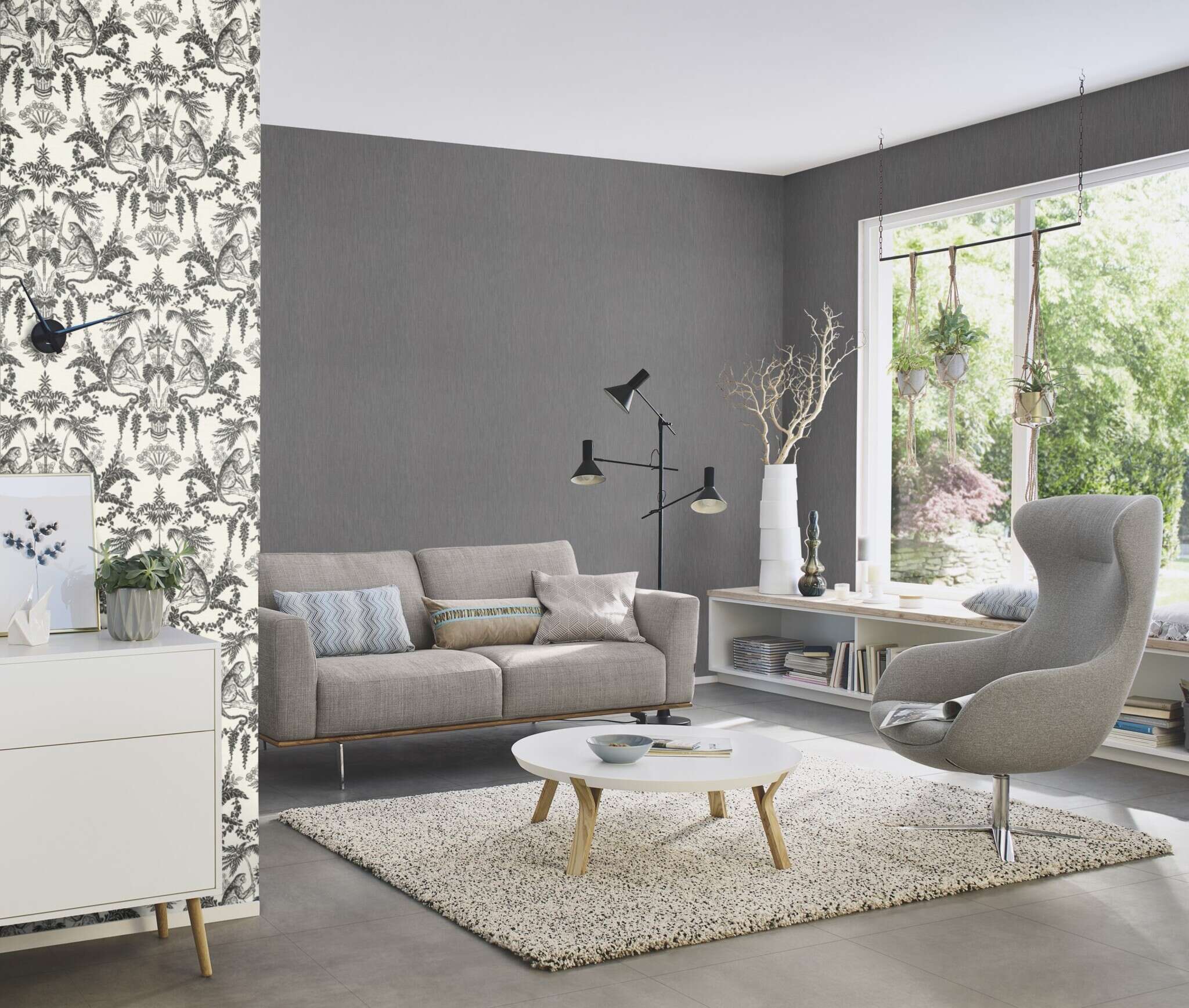 10-693607 Raumsituationen 1 Raum mit Tapete mit Affen und botanischen Ornamenten