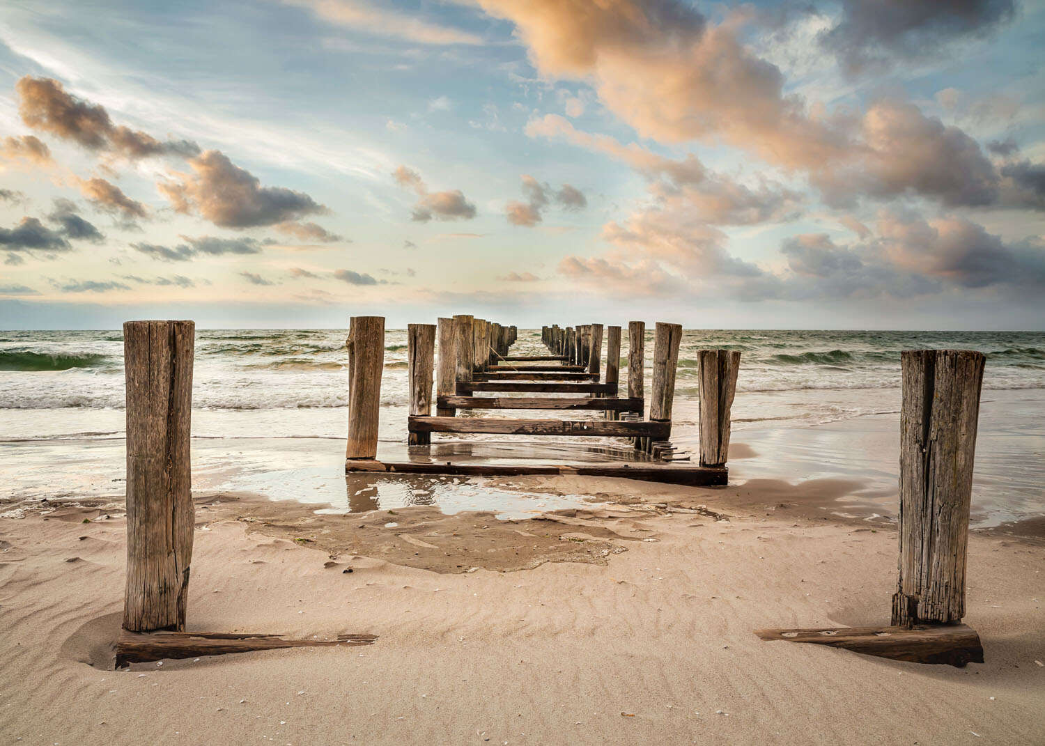 363395 - Fototapete - Buhne vom Strand in die lebendige Ostsee magicwalls Papier peint 363395