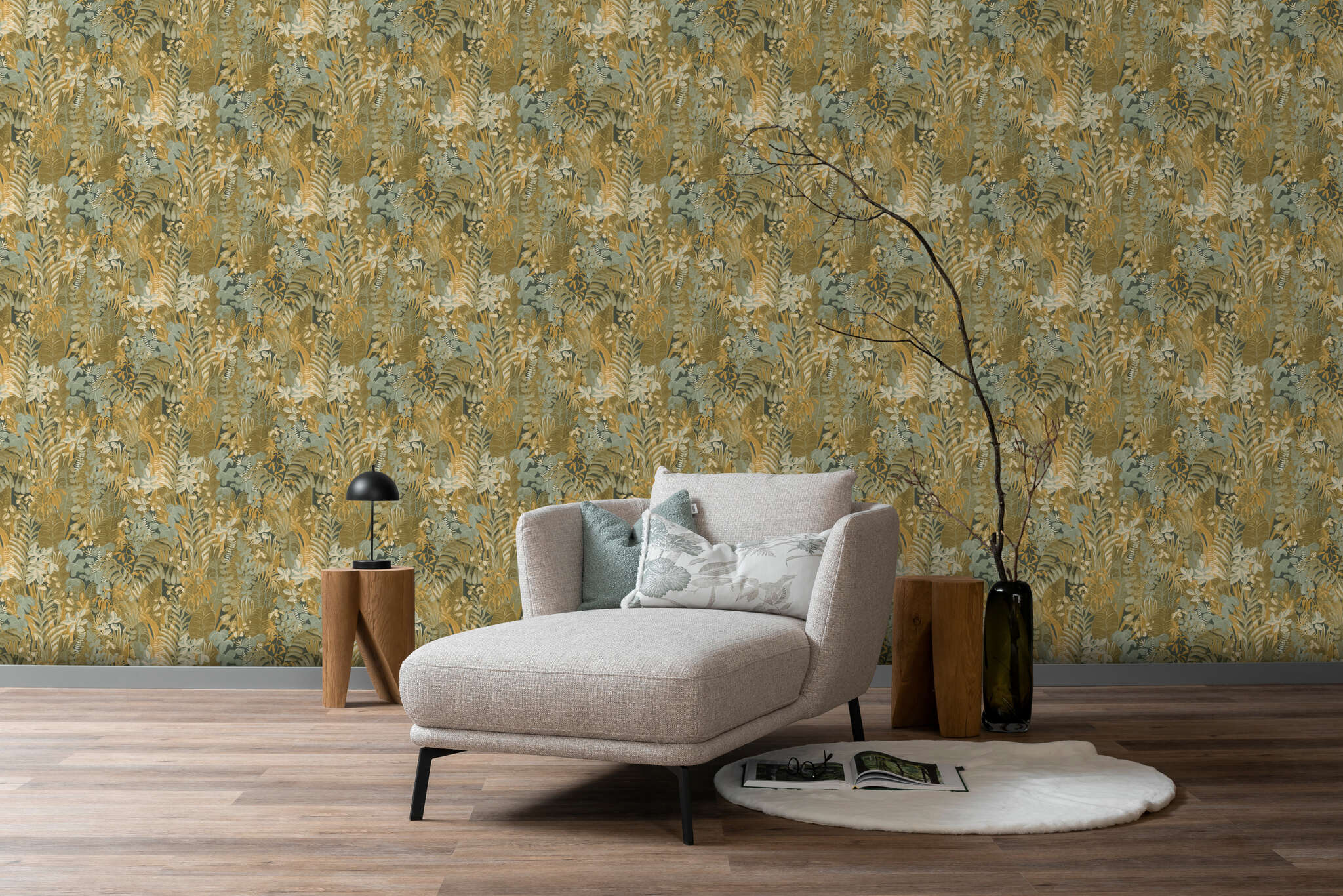 10-600643 Raumbilder 3 Room with Tropical wallpaper with hand-painted leaves