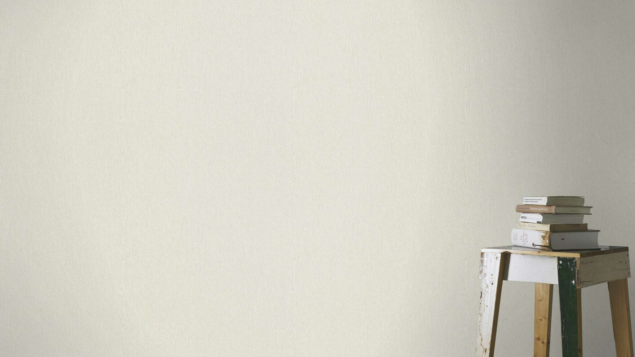 10-570700 Raumsituationen 1 Non-woven wallpaper in cream Selection 570700
