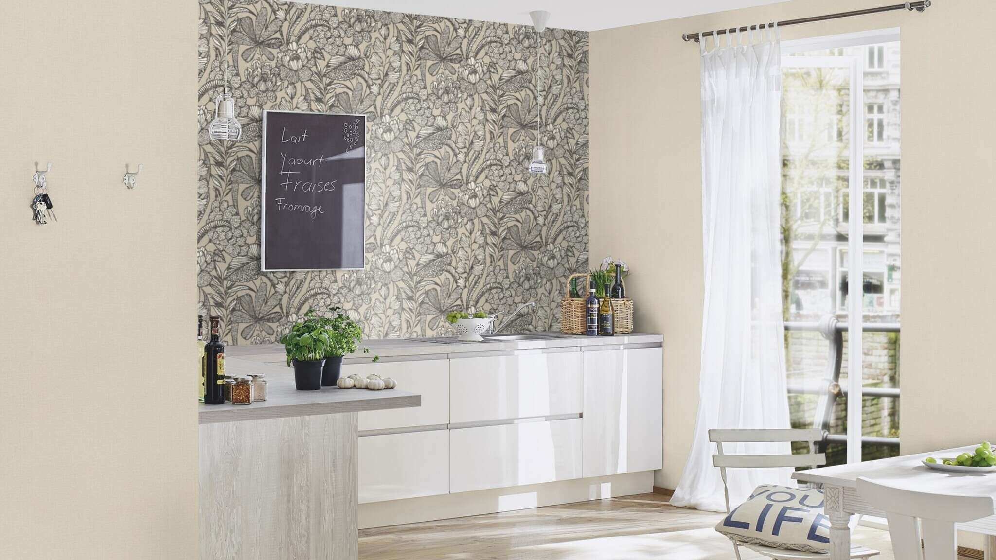 10-555332 Raumsituationen 3 Room with Botanical wallpaper with large plants and leaves