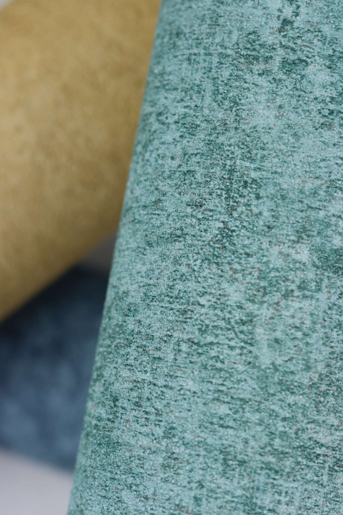 10-617153 Detailaufnahmen 31 Non-woven wallpaper with plaster look in petrol 617153