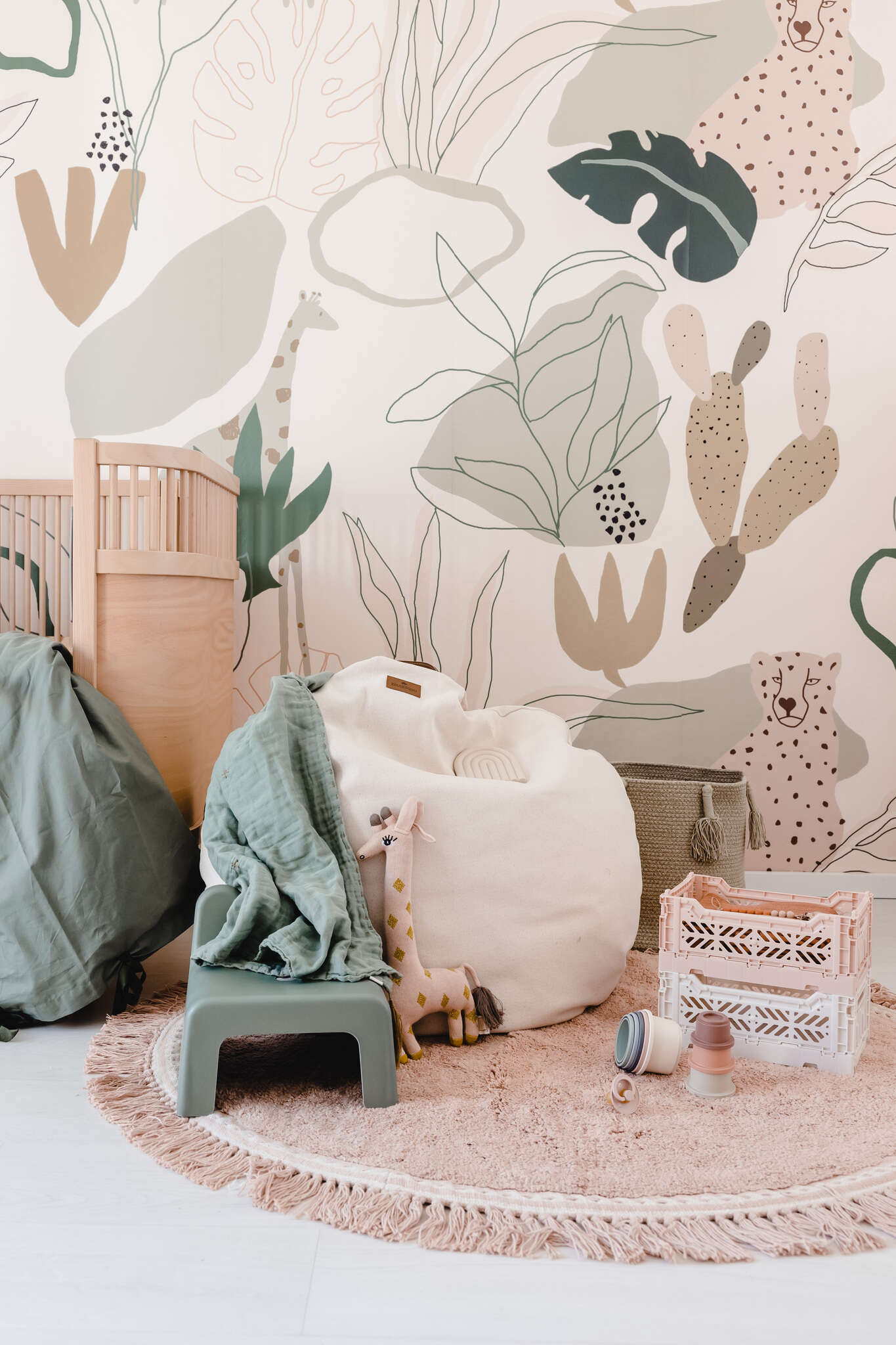 10-300099 Raumsituationen 3 Wall mural Safari in Green | Roomblush - RB247