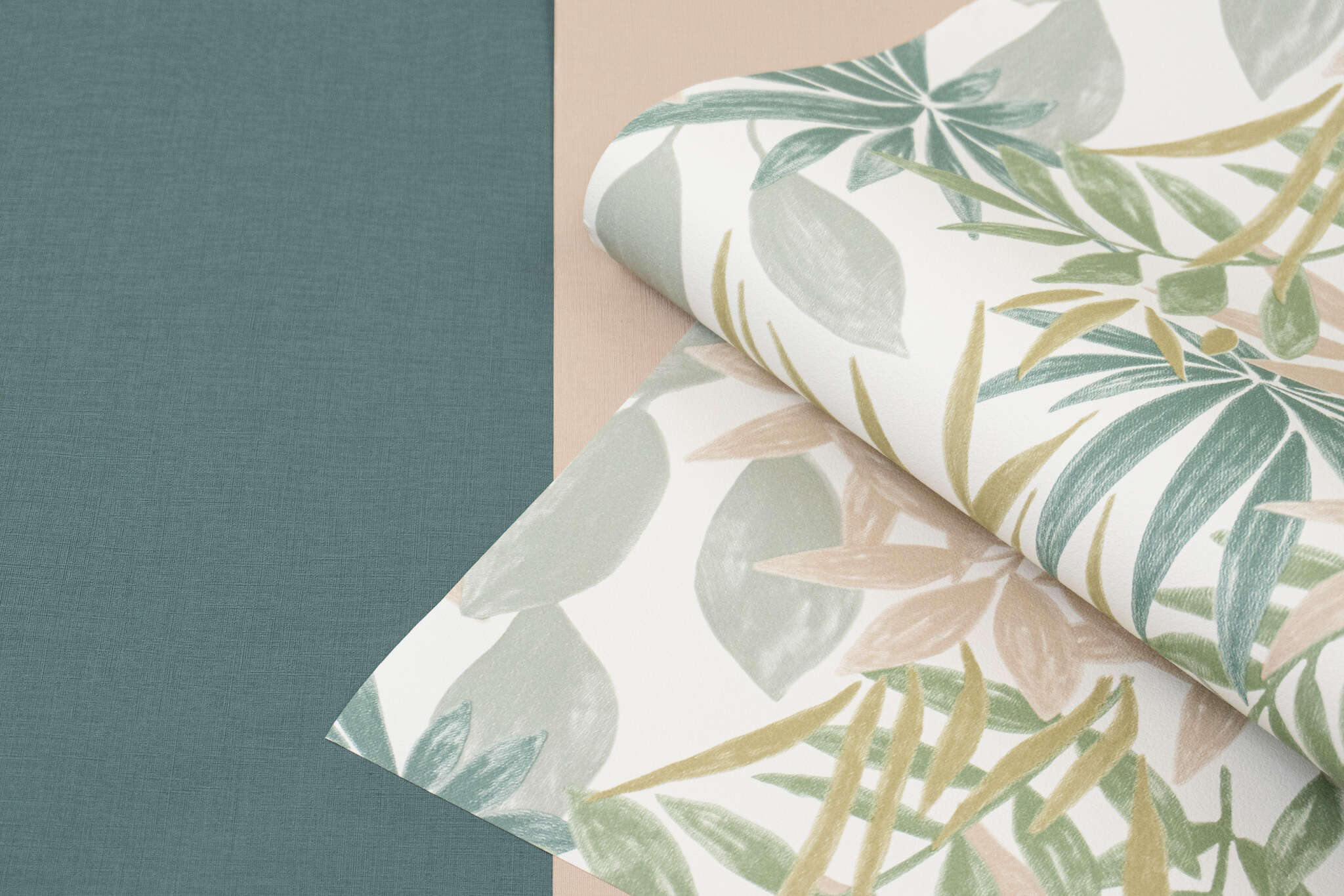 10-791006 Detailaufnahmen 1 Detailed image of Wallpaper with overlapping leaves and twigs