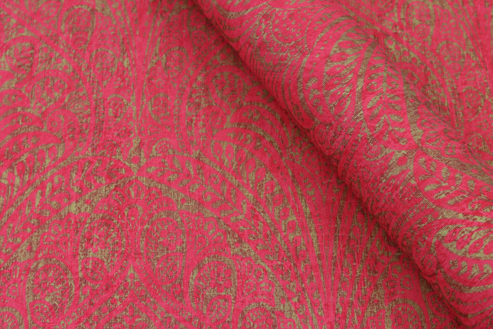 10-746365 Detailaufnahmen 10 Detailed image of Oriental wallpaper with paisley-style ornaments