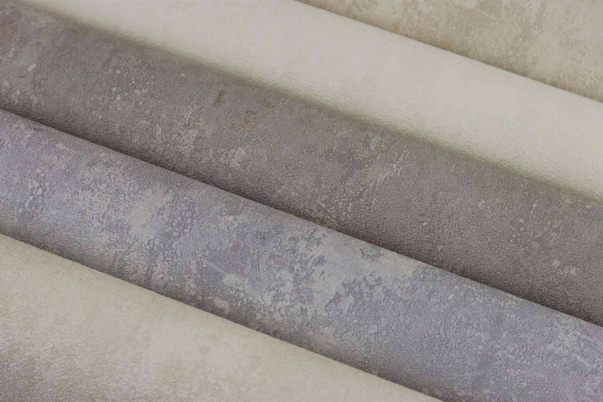 10-609035 Detailaufnahmen 1 Detailed image of Single-colour wallpaper with concrete look