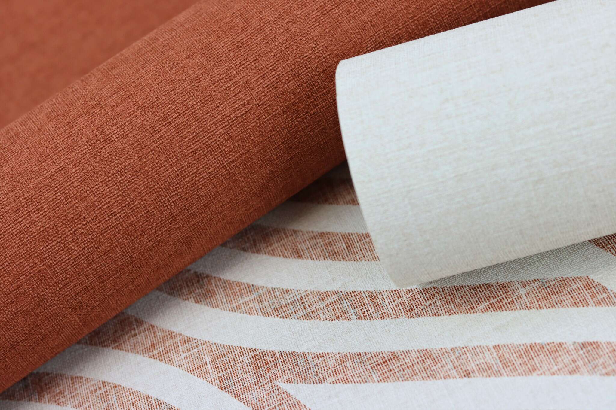 10-704549 Detailaufnahmen 4 Non-woven wallpaper in light red-terra Selection 704549