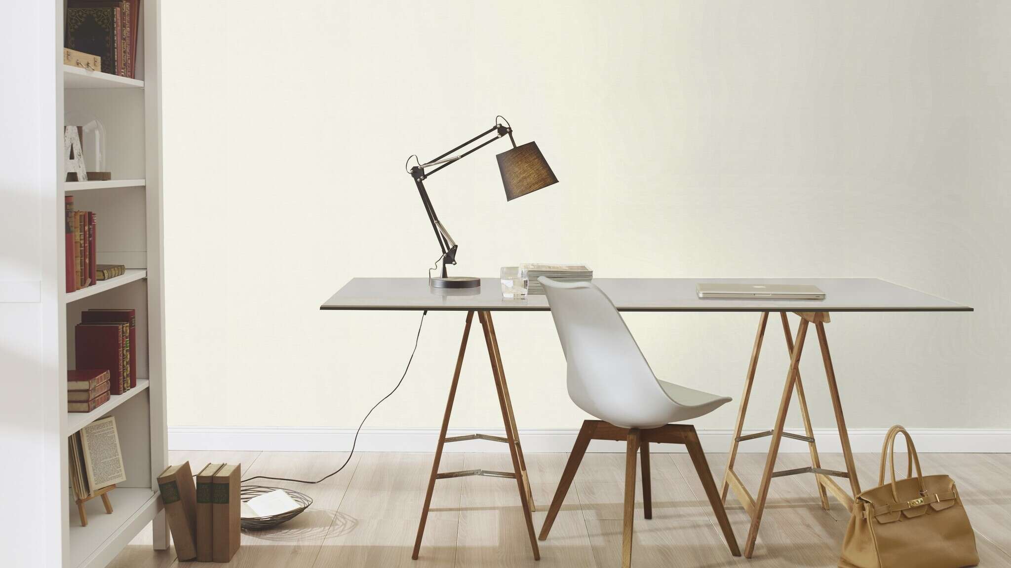 10-408249 Raumsituationen 2 Room with Plain wallpaper in cream white with a fine, woven texture