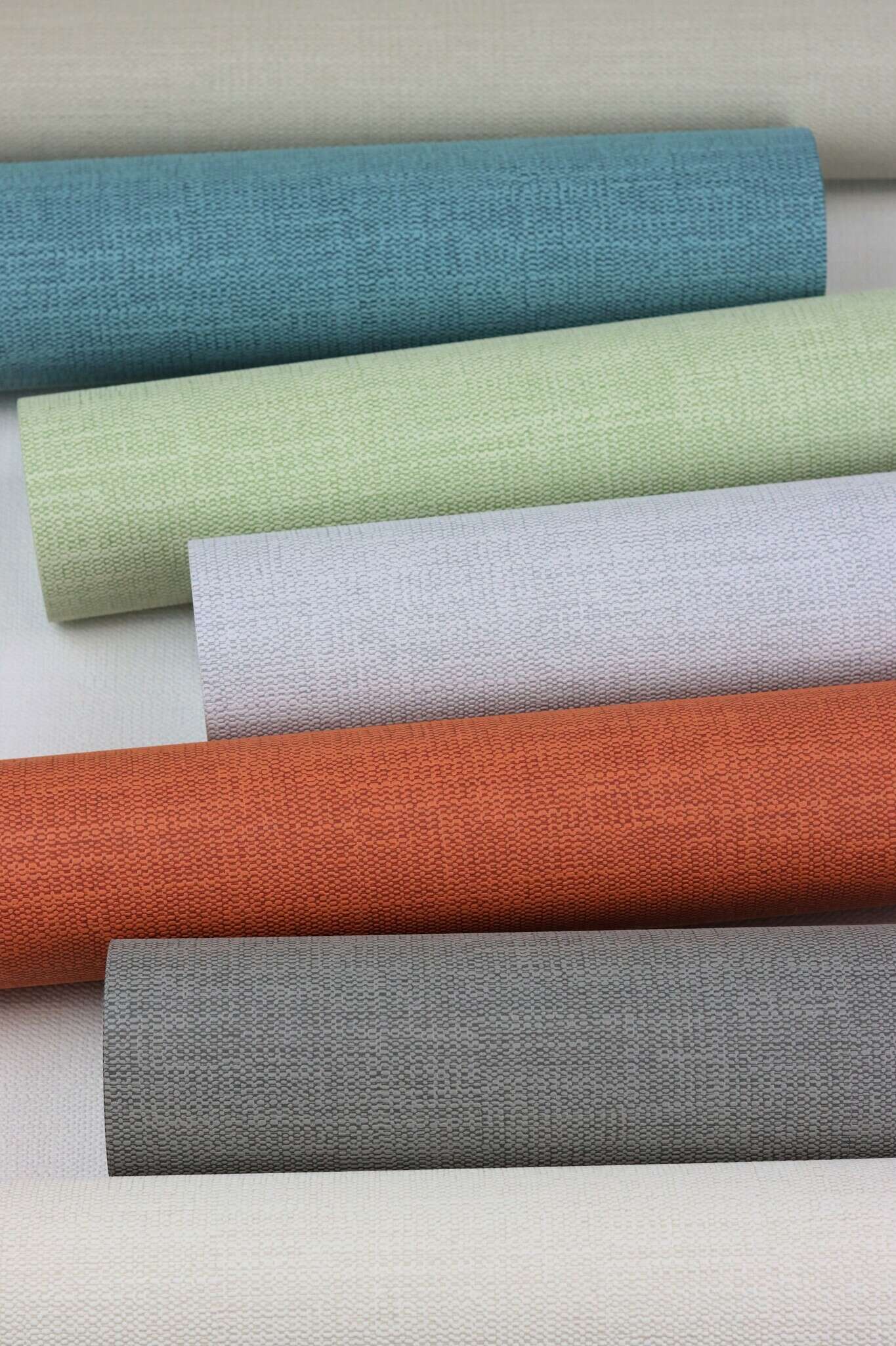 10-700497 Detailaufnahmen 3 Textile look non-woven wallpaper in red 700497