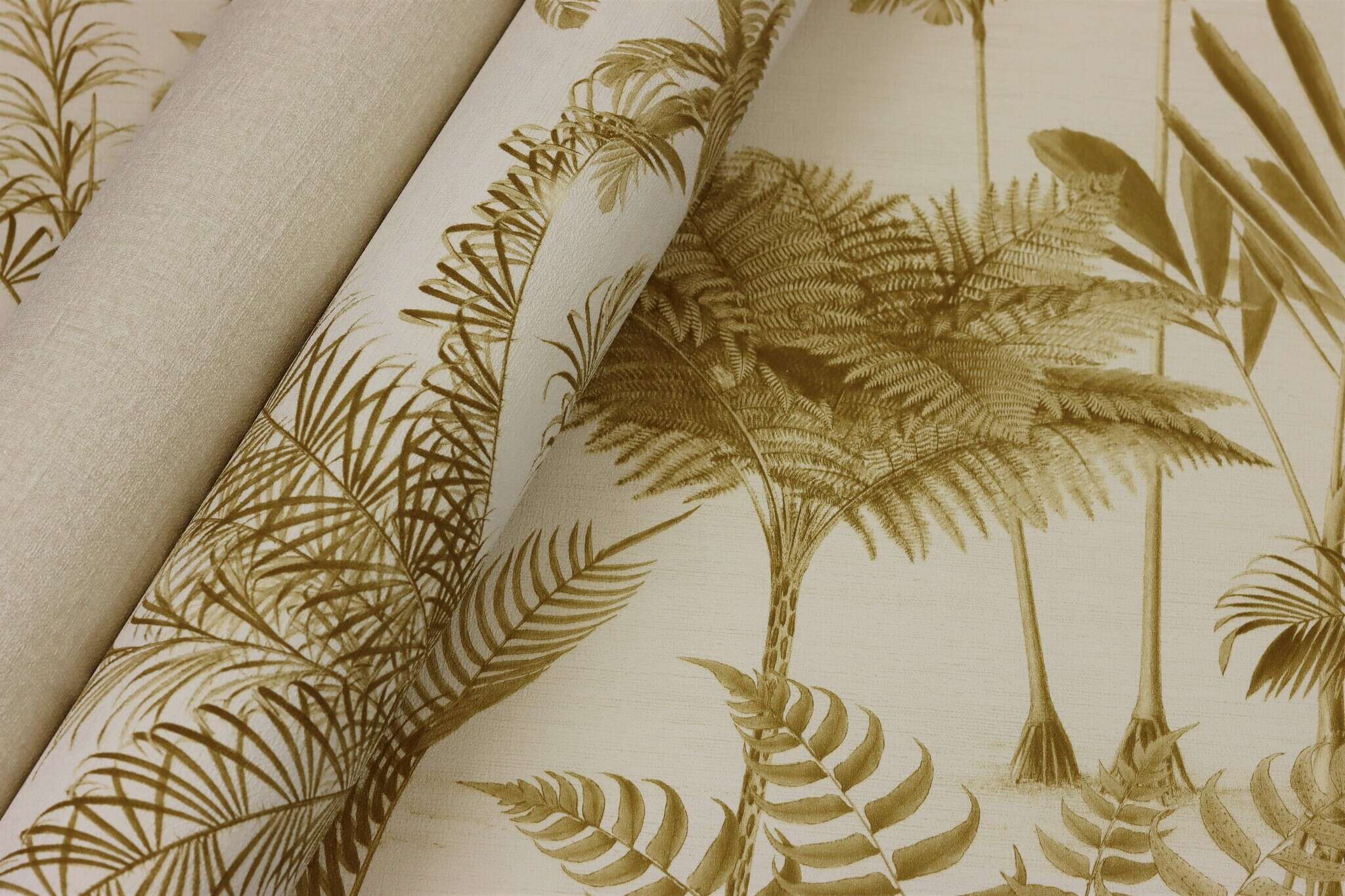 10-555158 Detailaufnahmen 3 Image détaillée de Papier peint palmiers avec des feuilles exotiques au look vintage et une texture enduite