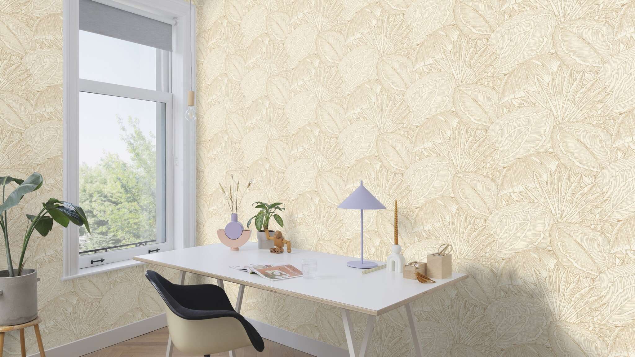 10-580822 Raumsituationen 3 Room with Wallpaper with sketched leaves and large plants
