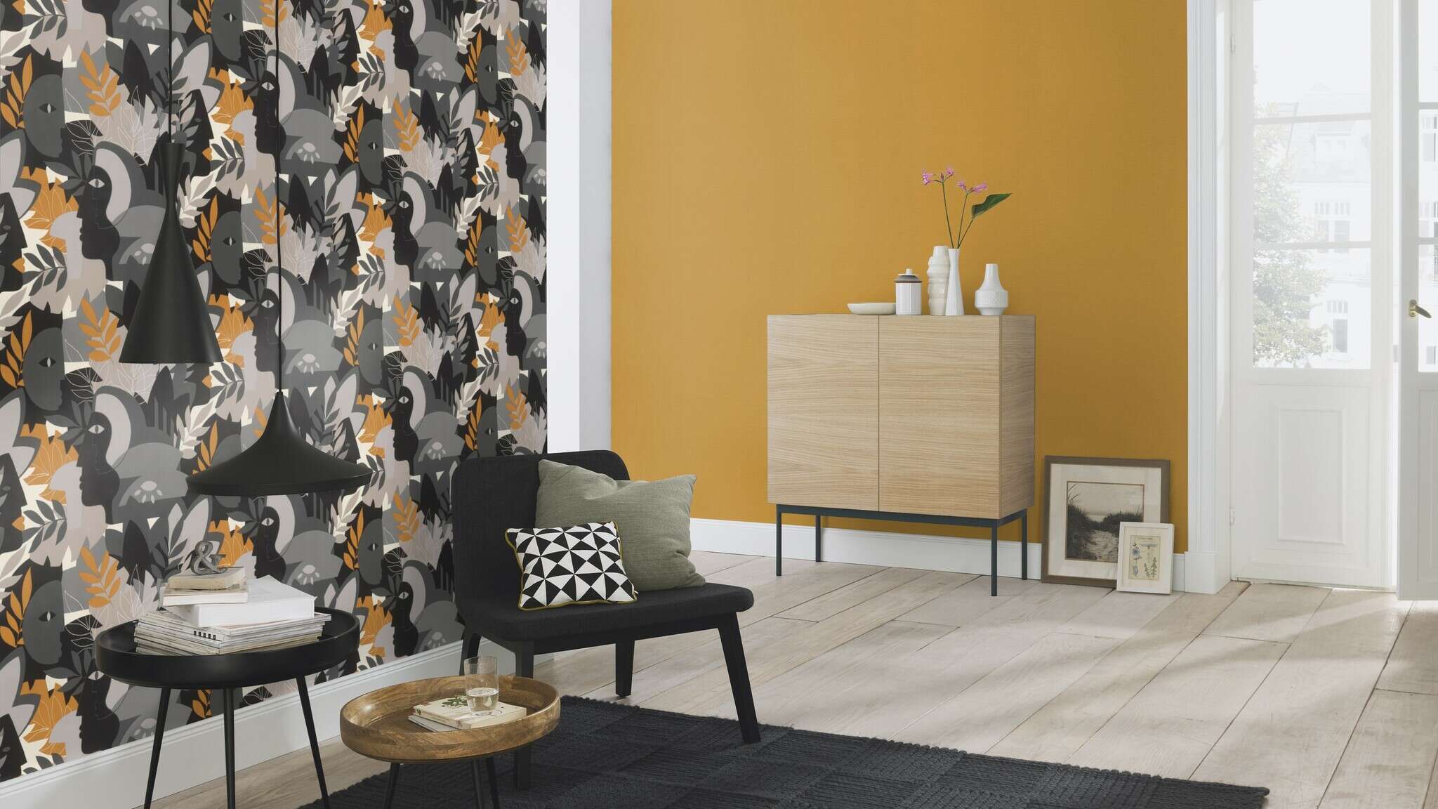 10-452075 Raumsituationen 2 Room with Striking non-woven wallpaper in rich mustard yellow with a light texture – brings warmth and colour to the room.