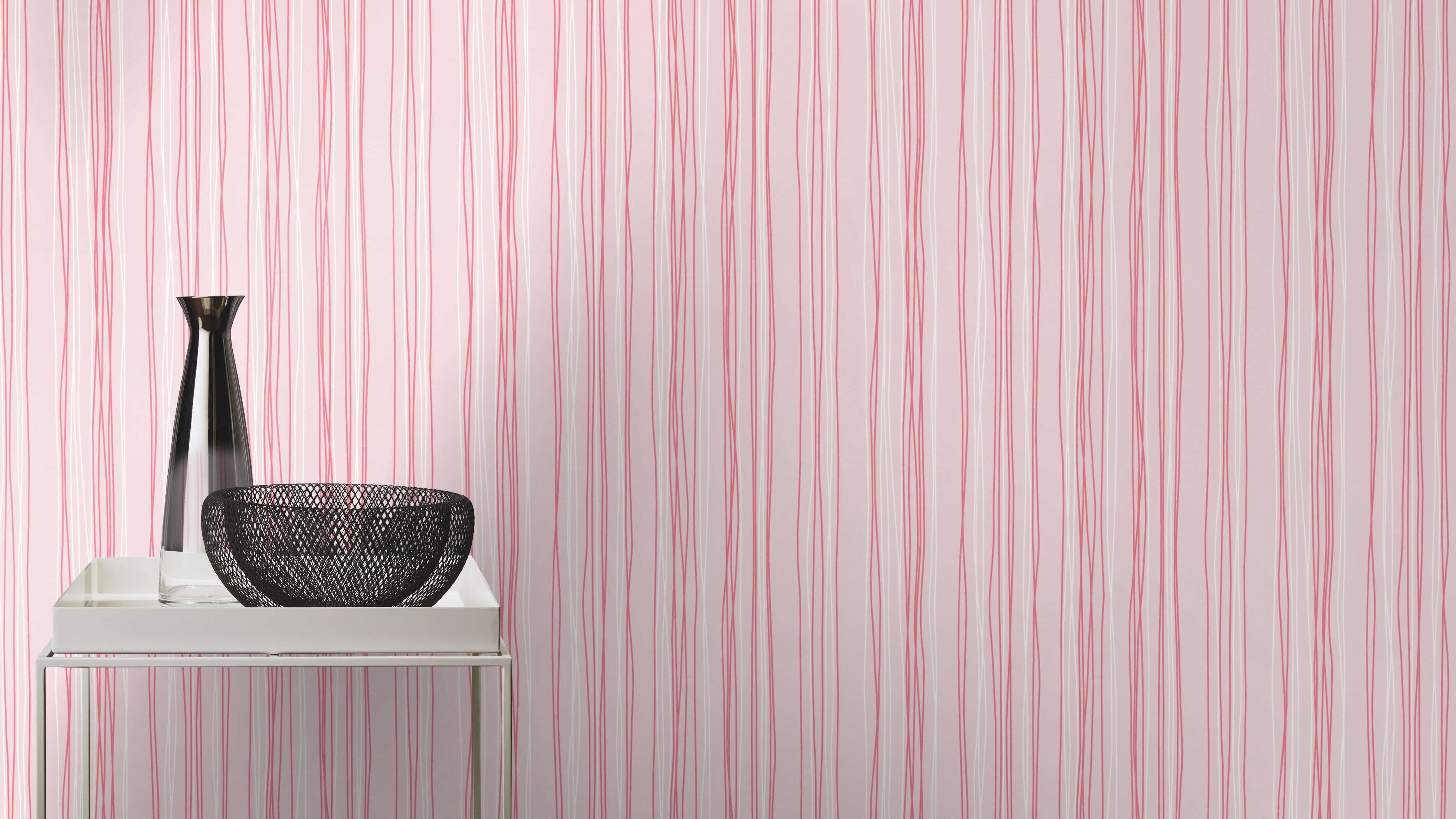 10-203240 Raumsituationen 2 Room with Wallpaper with irregular pink and white lines on a light background