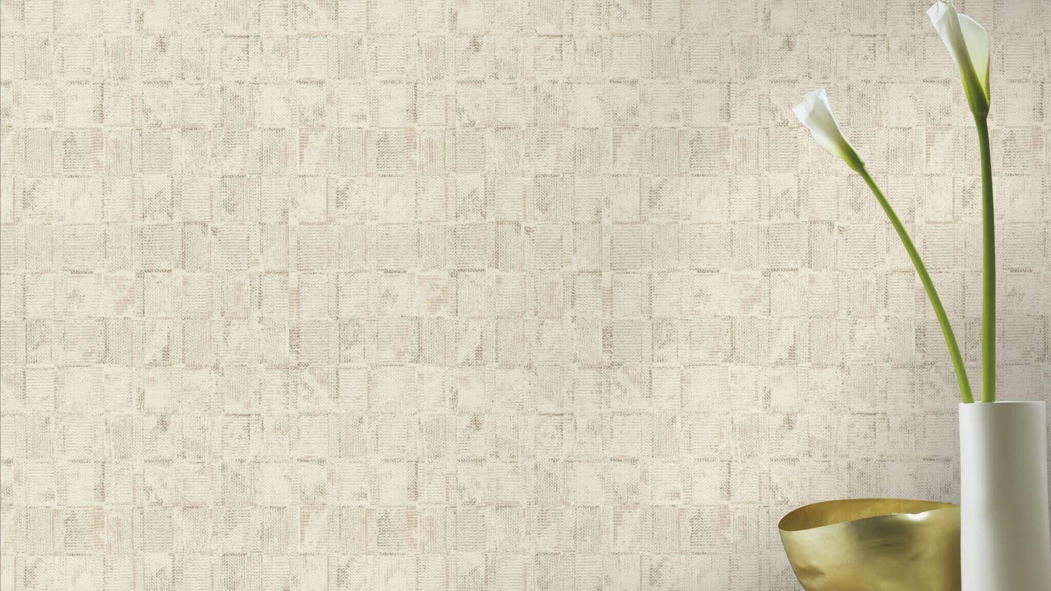 10-314717 Raumsituationen 1 Room with Cream-coloured non-woven wallpaper with a woven patchwork texture and a slightly raised look.