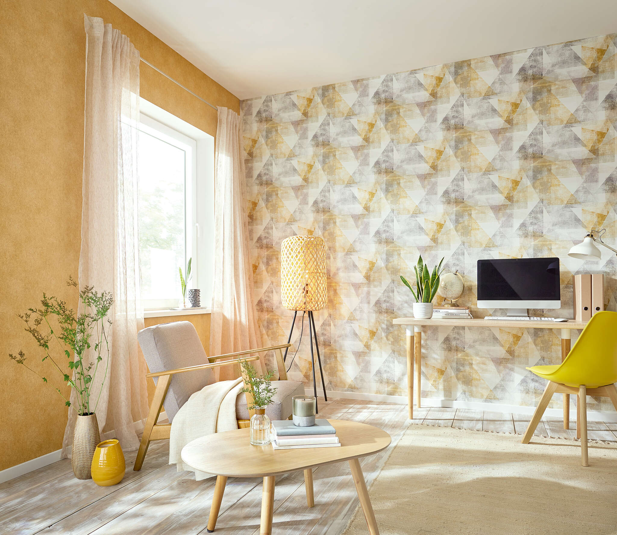 10-617948 Raumbilder 1 Room with Geometric wallpaper with triangles