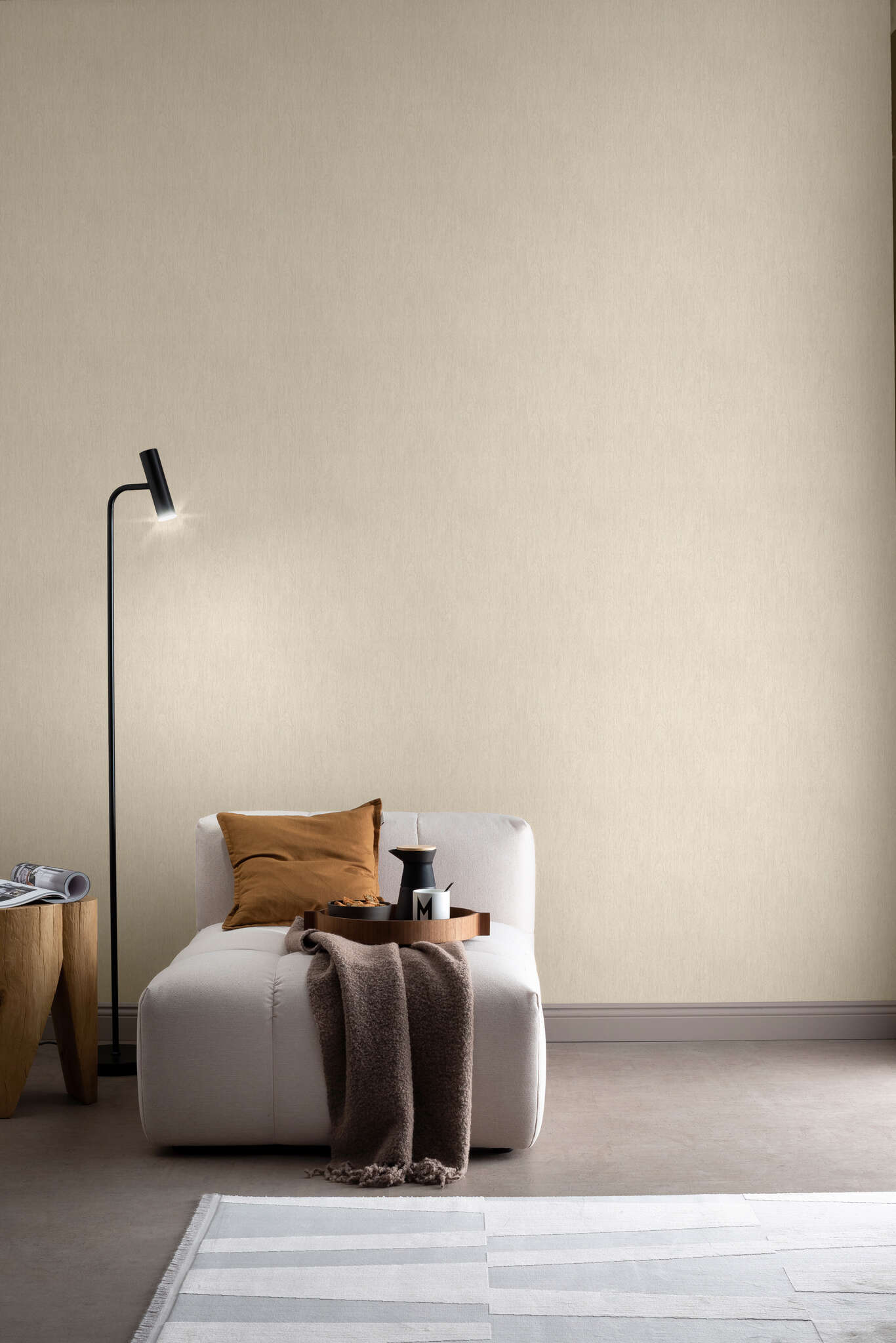 10-600018 Raumbilder 1 Room with Wallpaper with wood grain and fine vertical texture